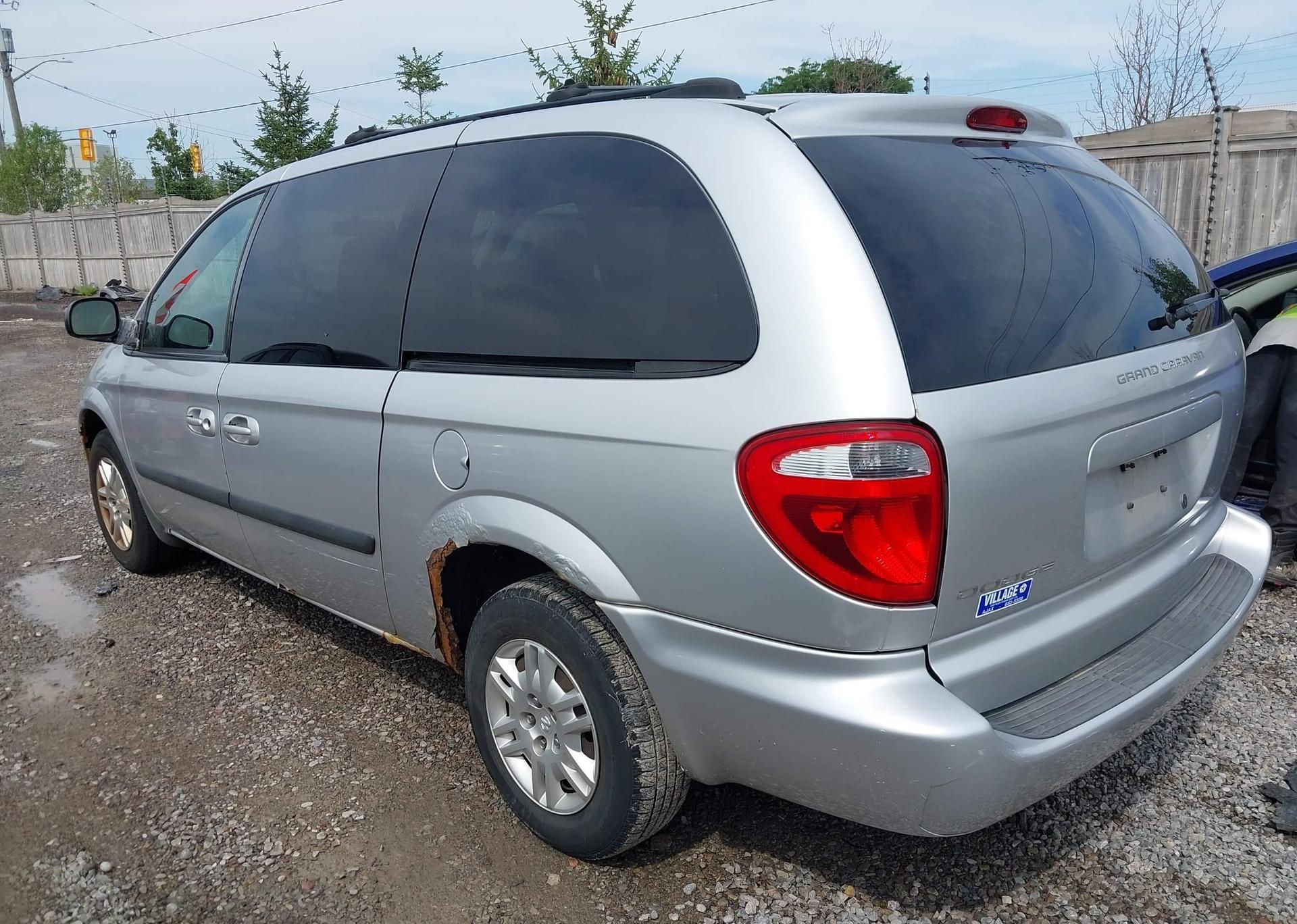 2005 DODGE GRAND CARAVAN SE