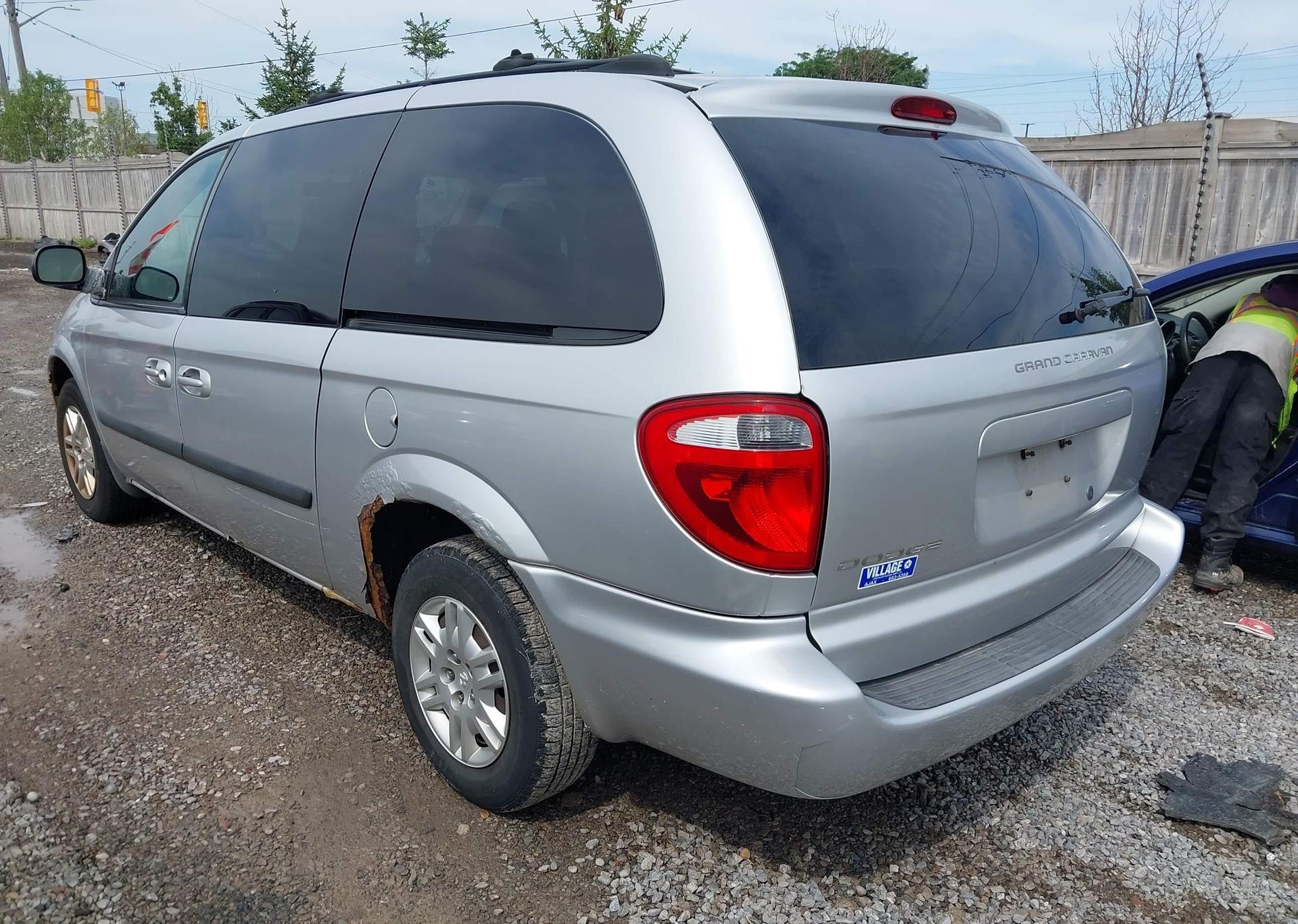 2005 DODGE GRAND CARAVAN SE