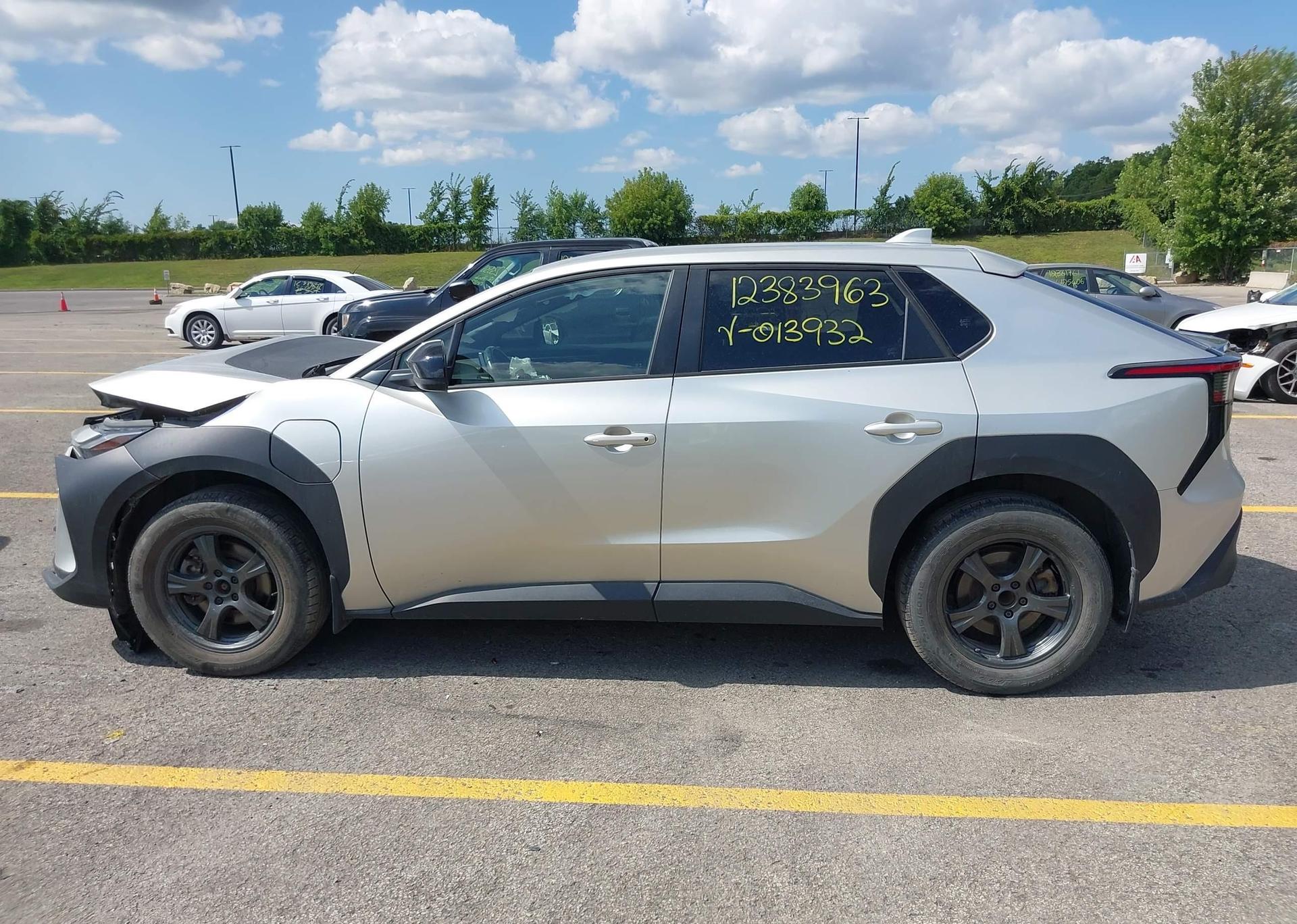 2023 TOYOTA BZ4X XLE
