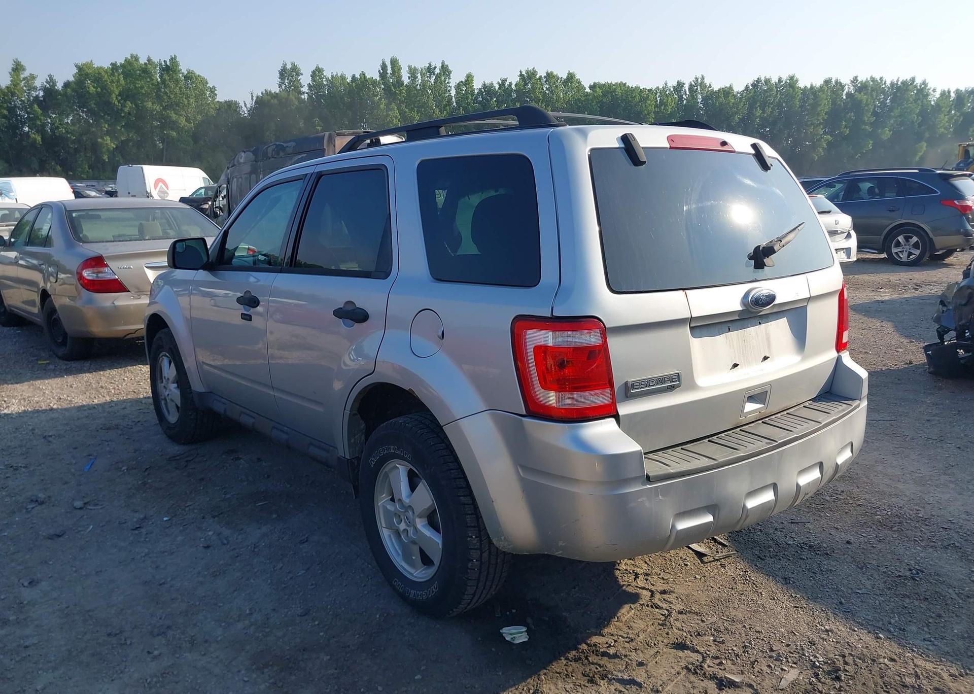 2010 FORD ESCAPE XLT