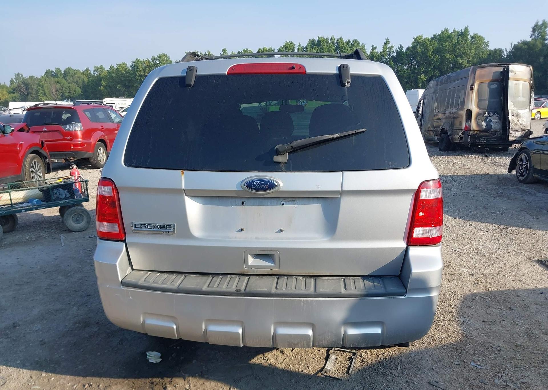 2010 FORD ESCAPE XLT