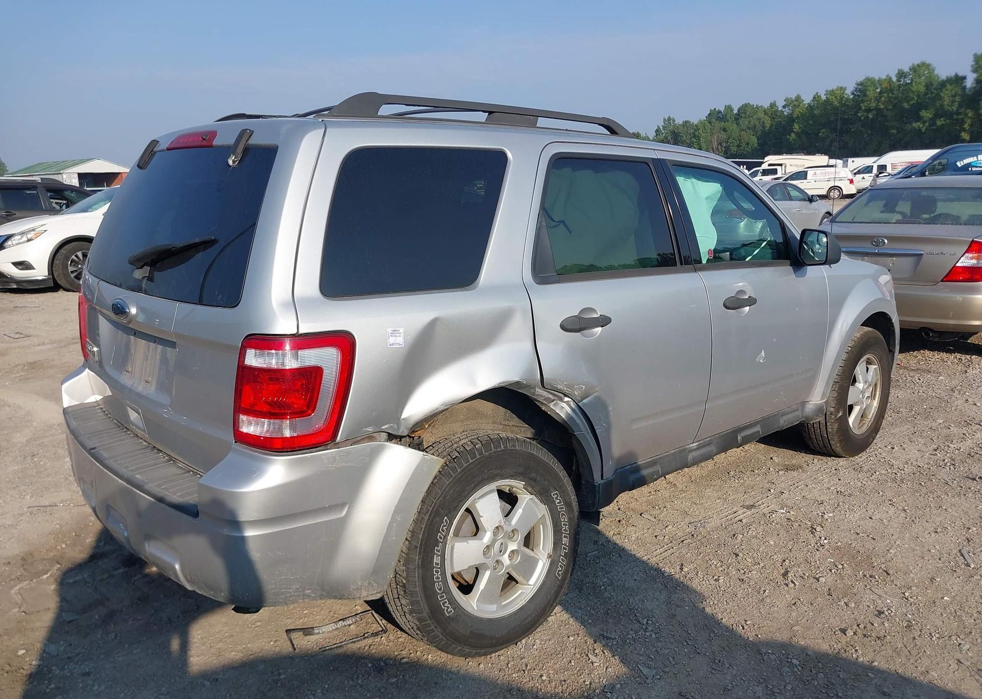 2010 FORD ESCAPE XLT