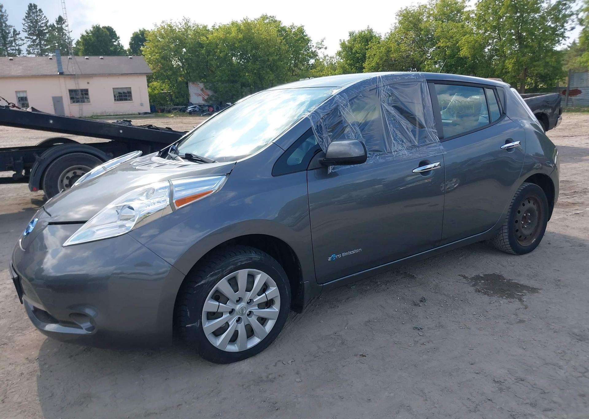 2017 NISSAN LEAF S