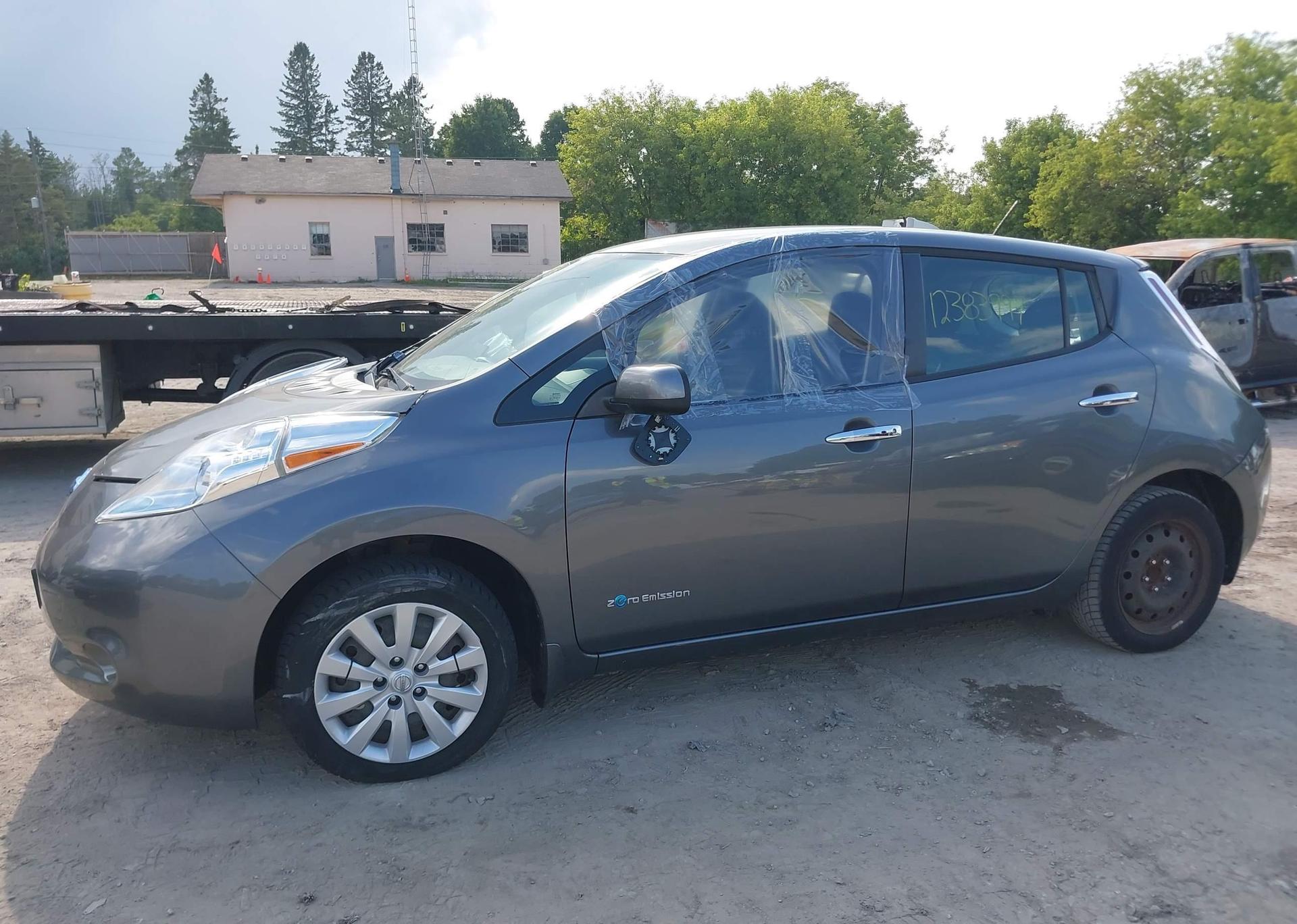 2017 NISSAN LEAF S
