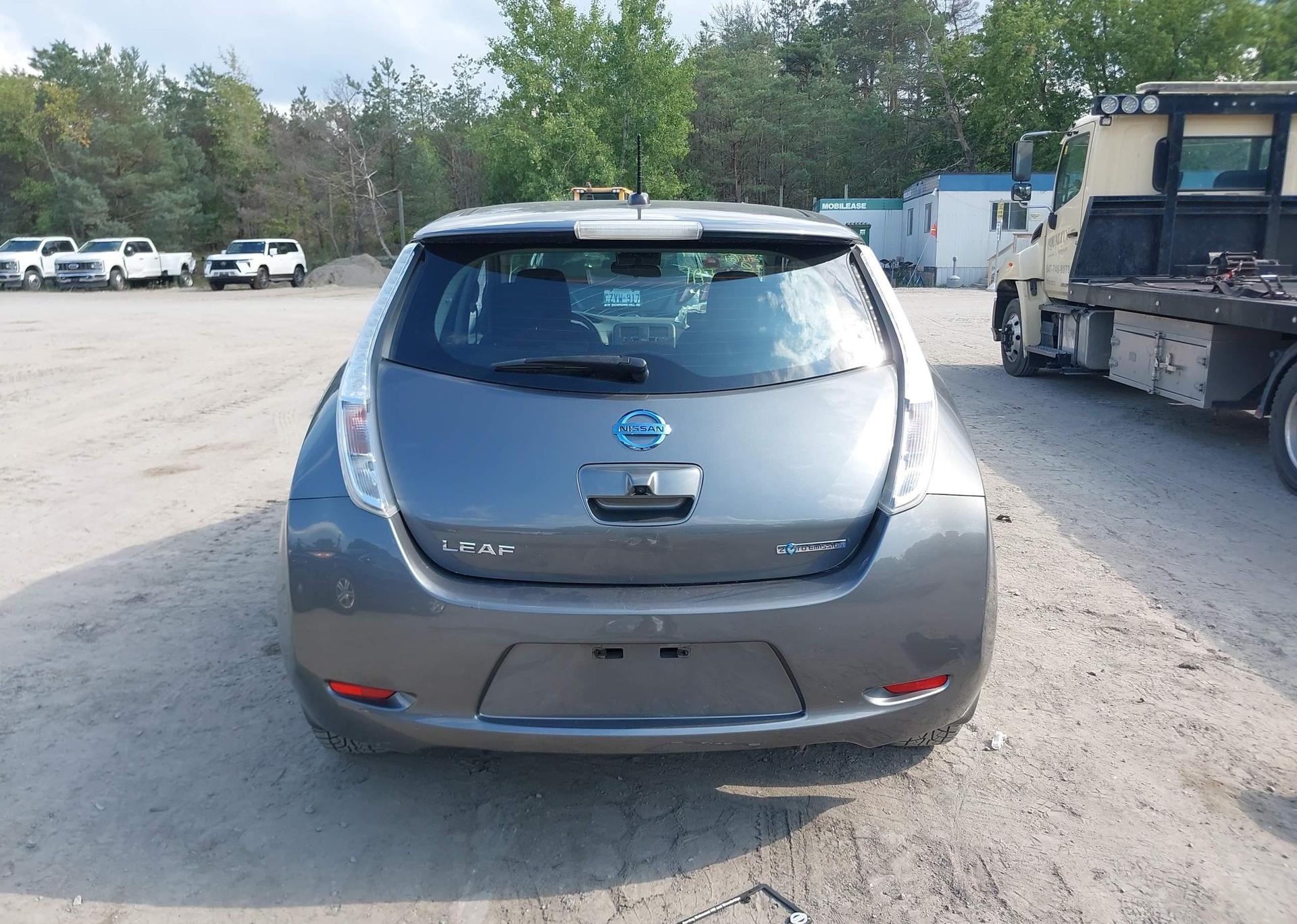 2017 NISSAN LEAF S