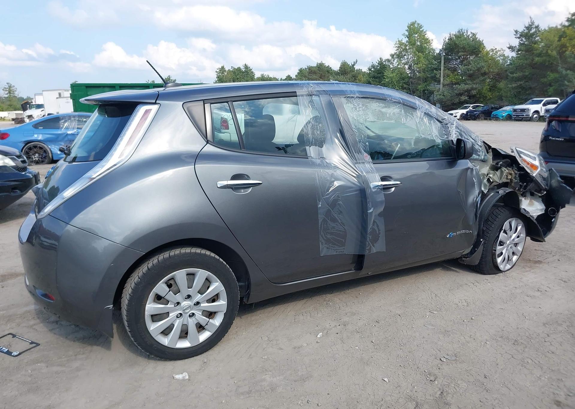 2017 NISSAN LEAF S