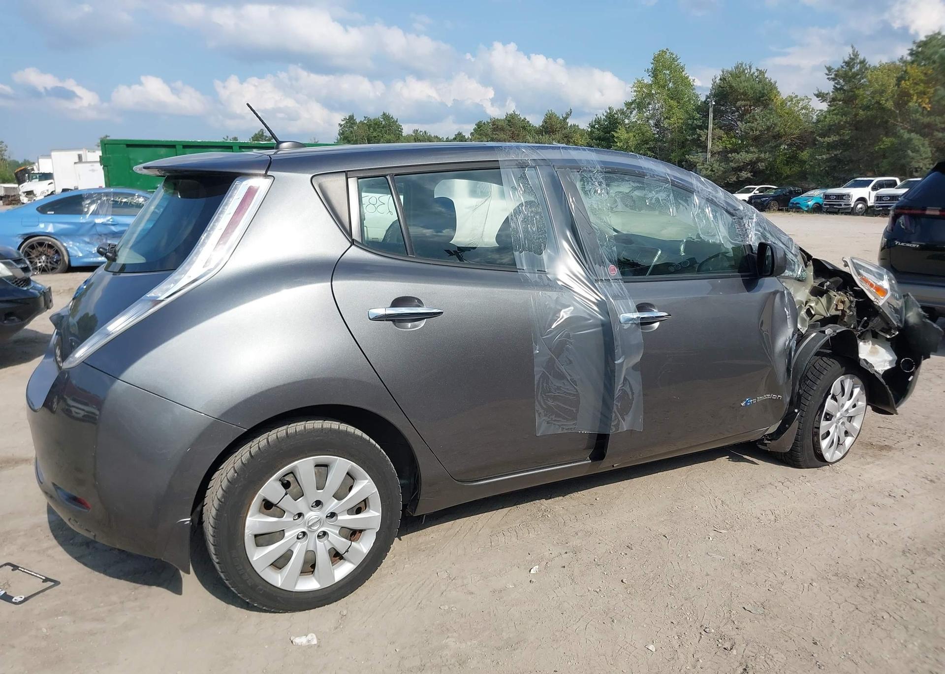 2017 NISSAN LEAF S