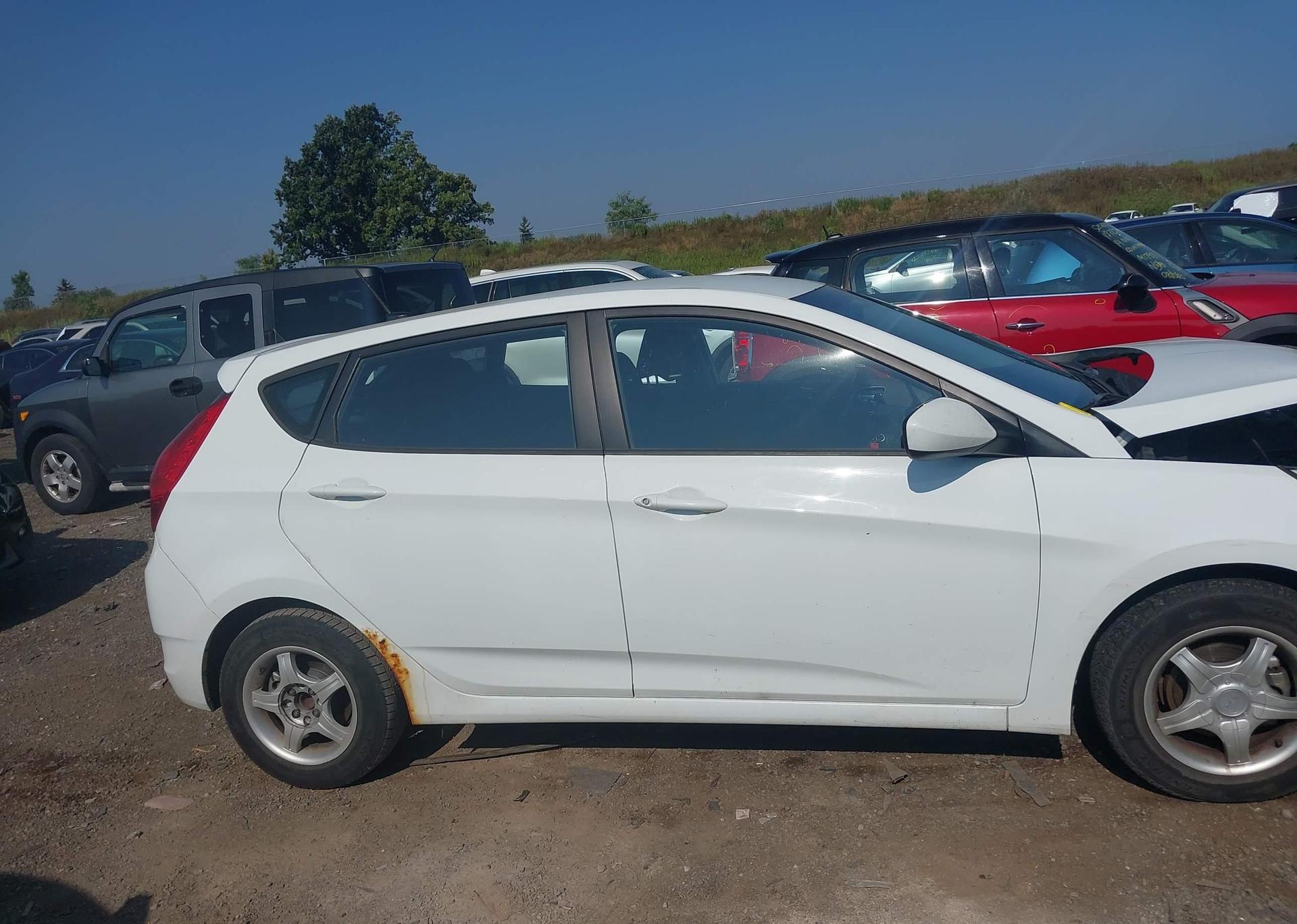 2015 HYUNDAI ACCENT GL