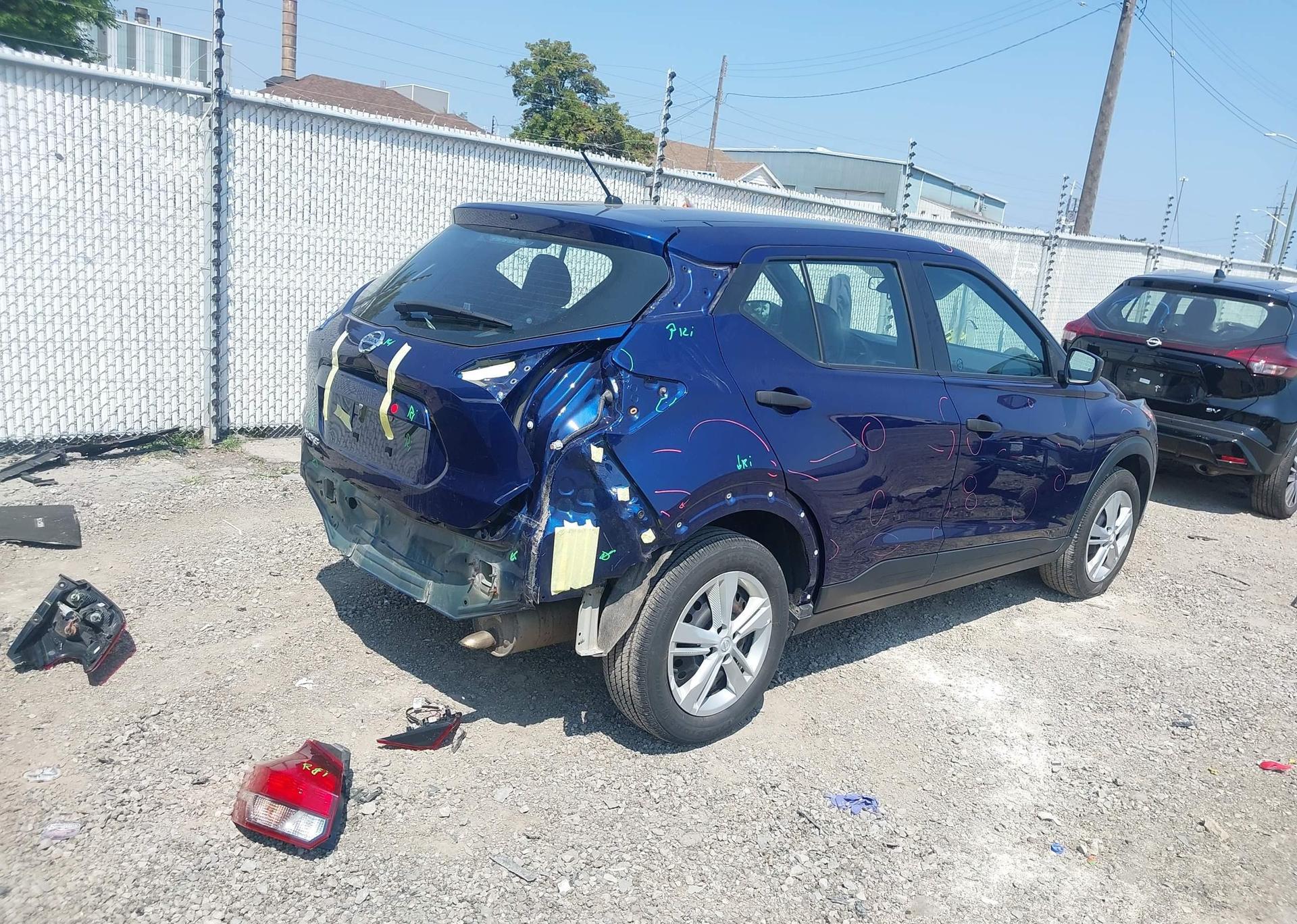 2019 NISSAN KICKS S