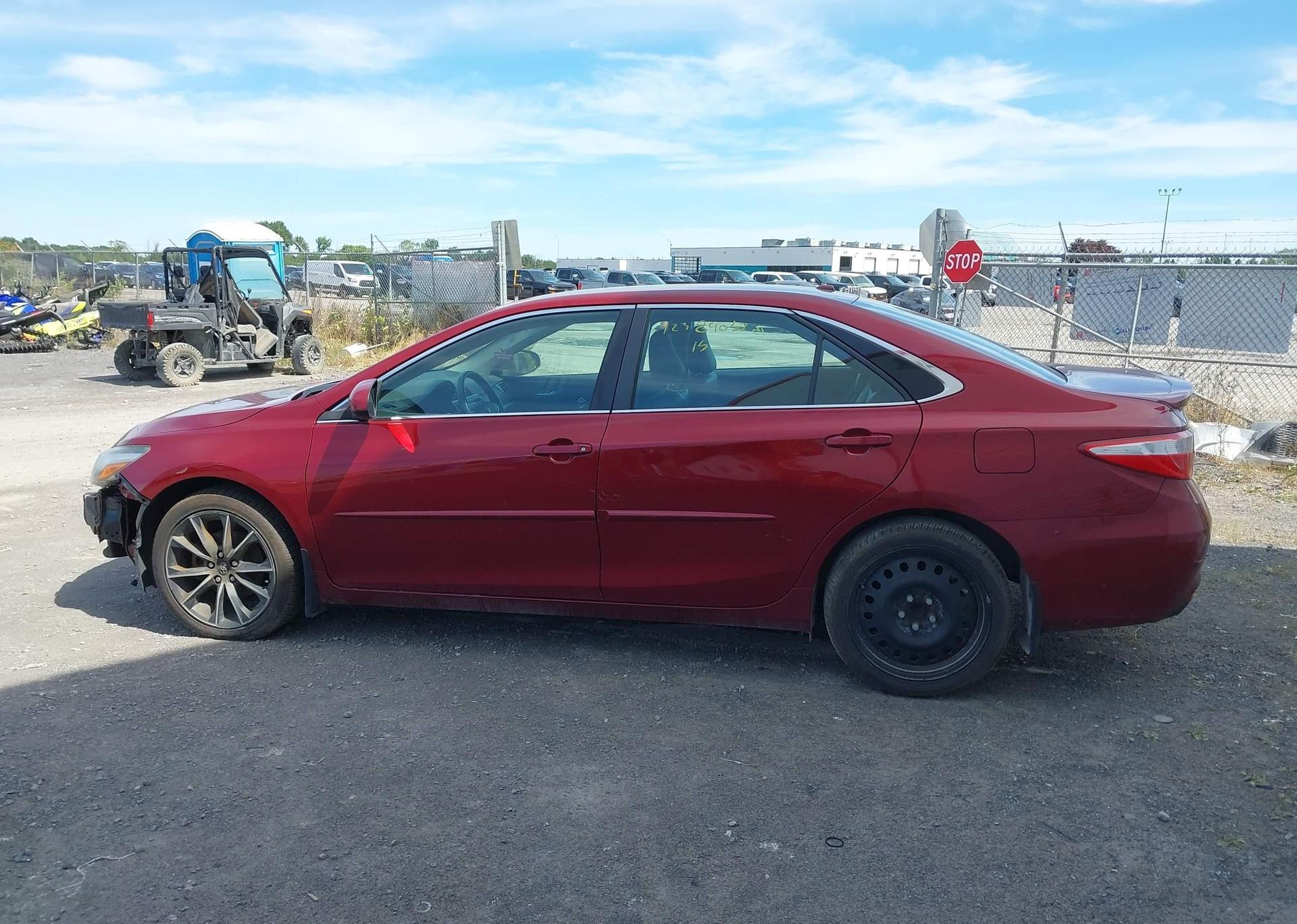 2015 TOYOTA CAMRY LE