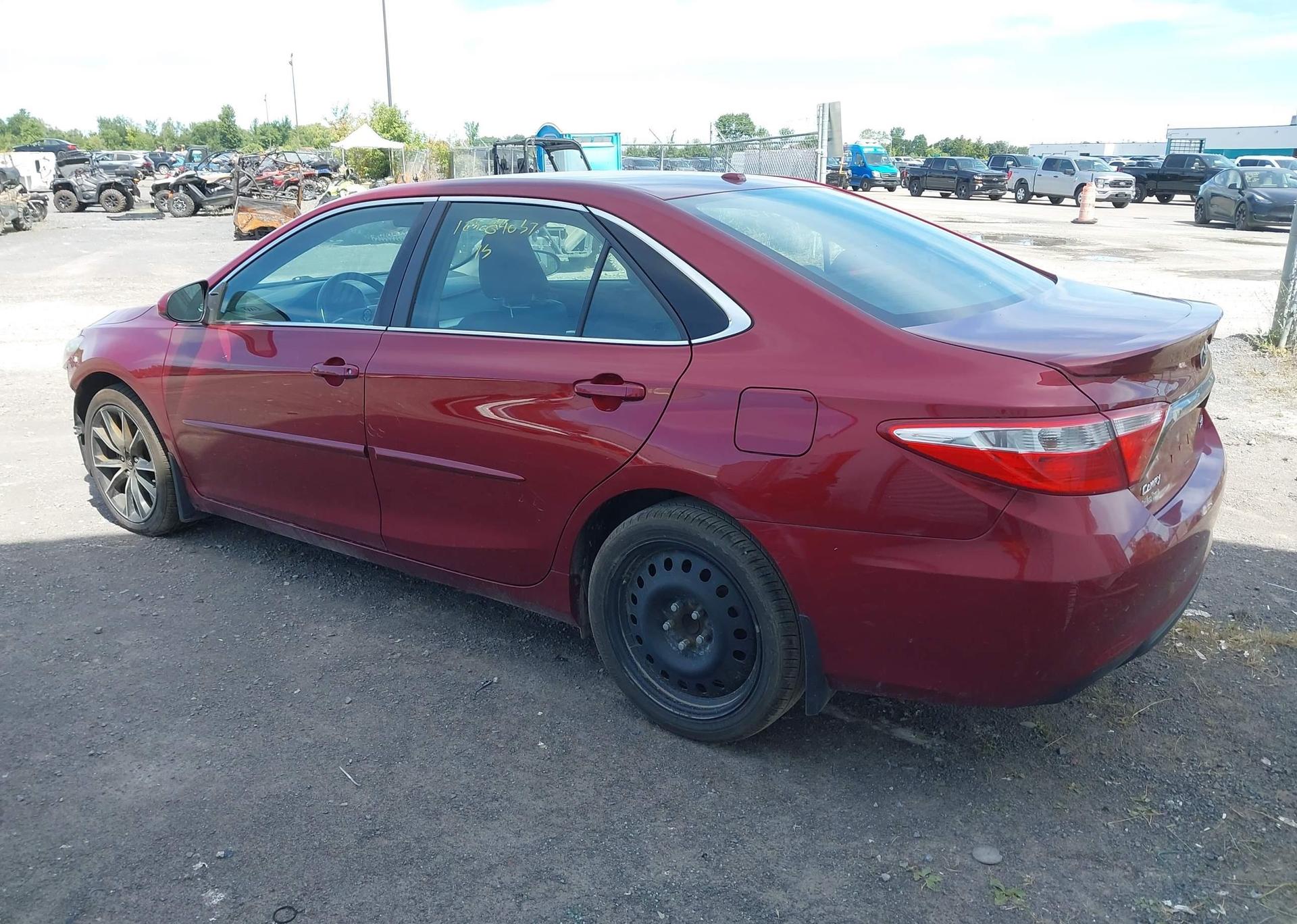 2015 TOYOTA CAMRY LE