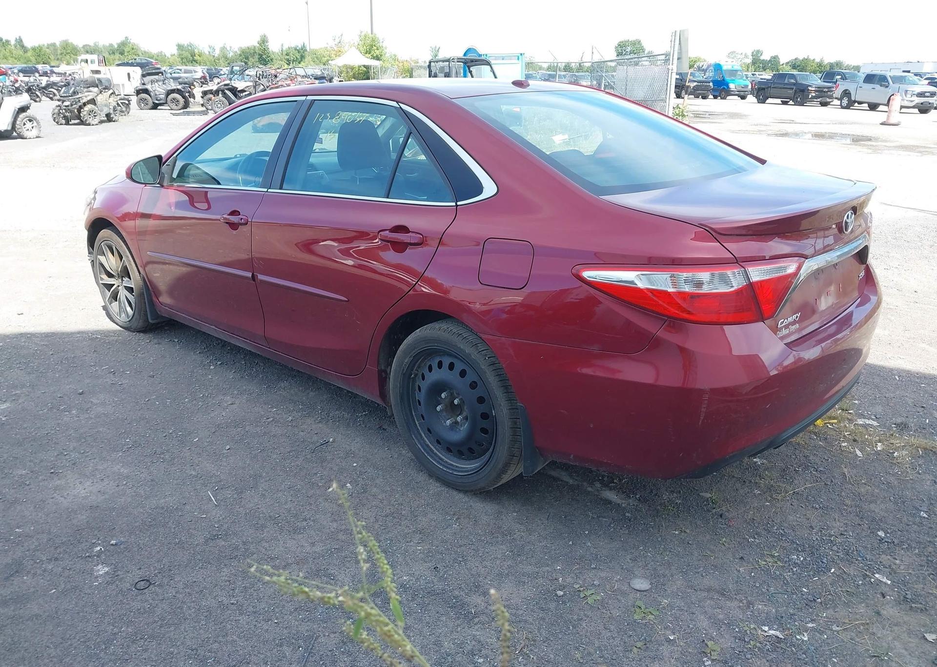 2015 TOYOTA CAMRY LE