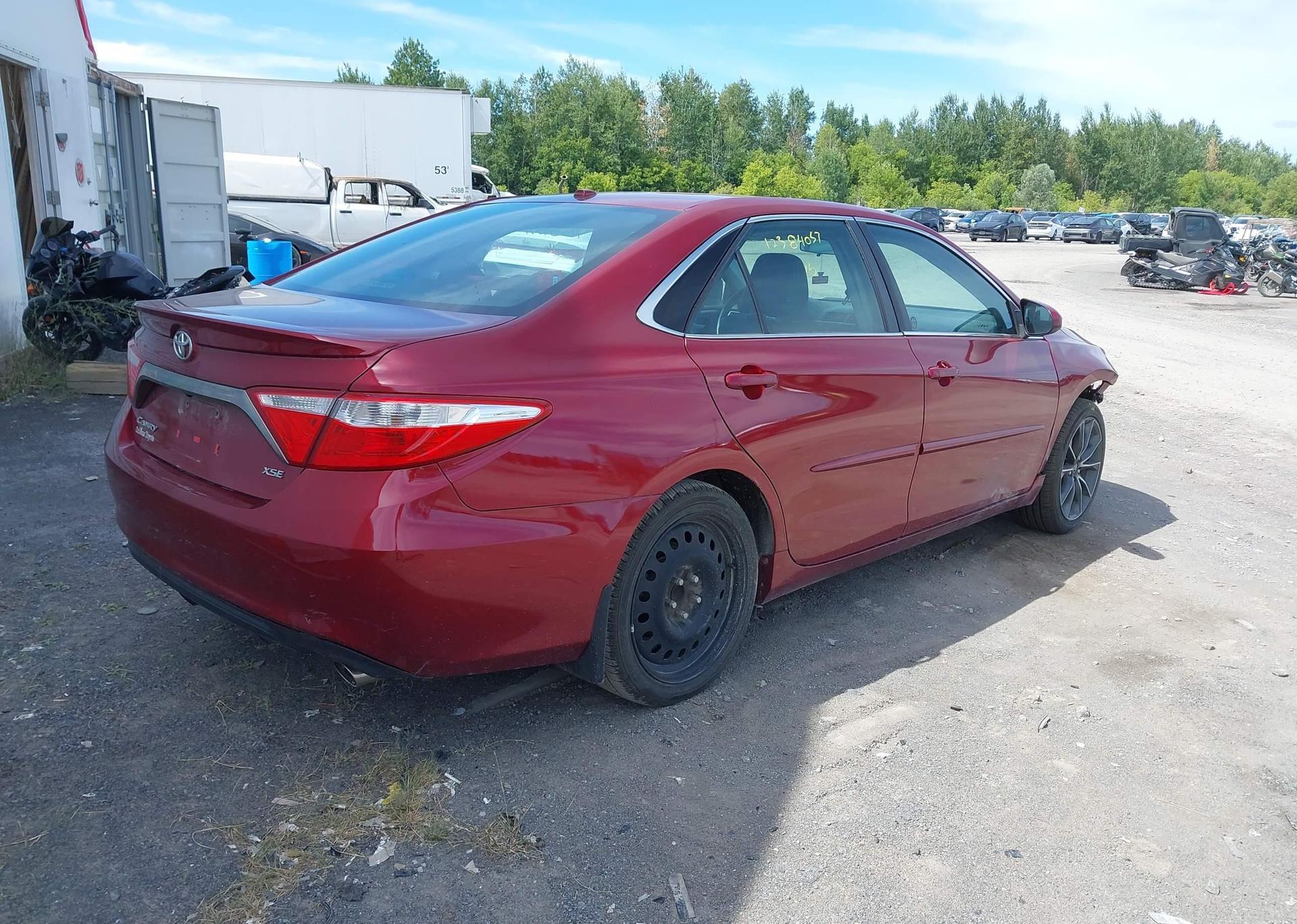2015 TOYOTA CAMRY LE