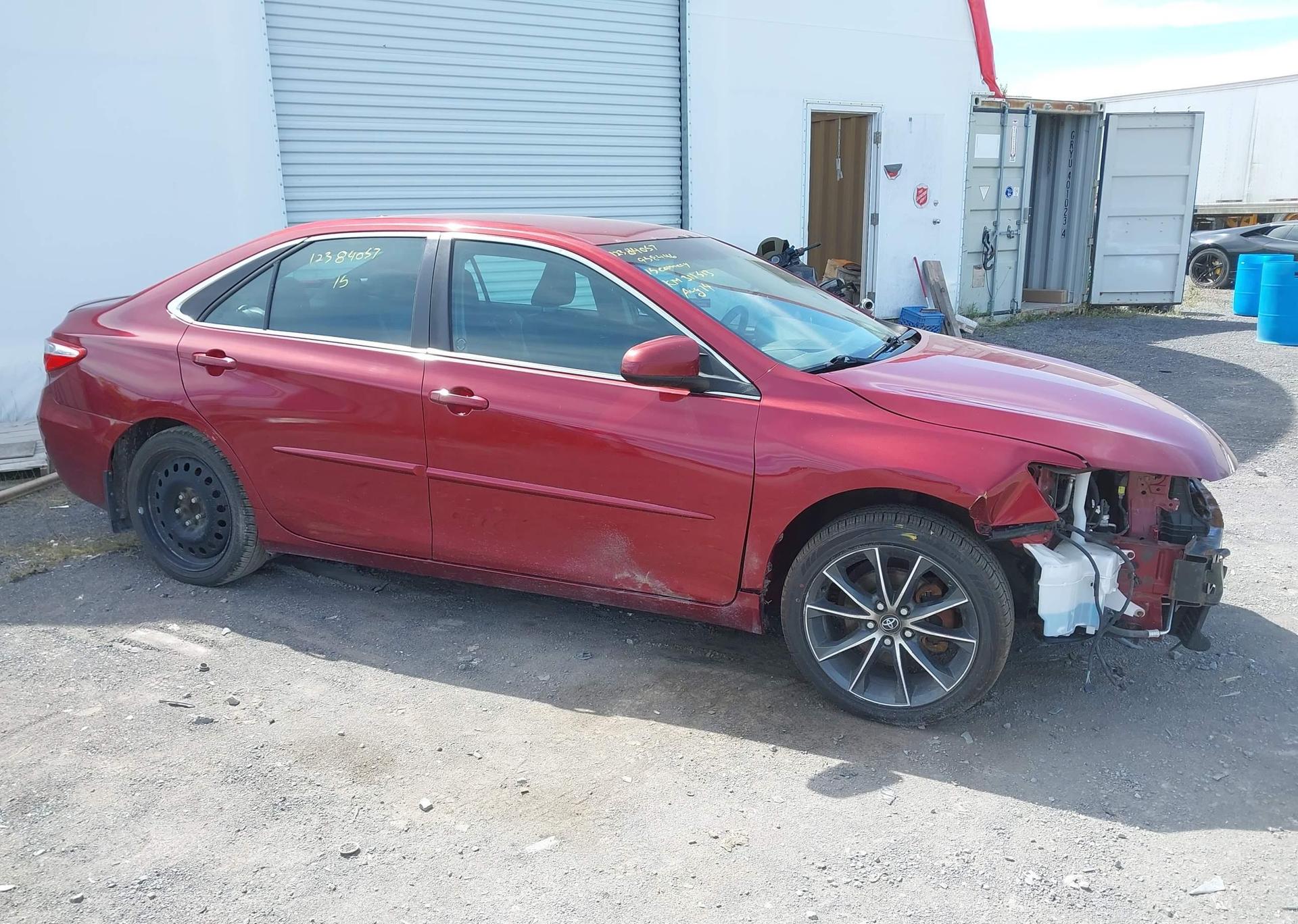 2015 TOYOTA CAMRY LE