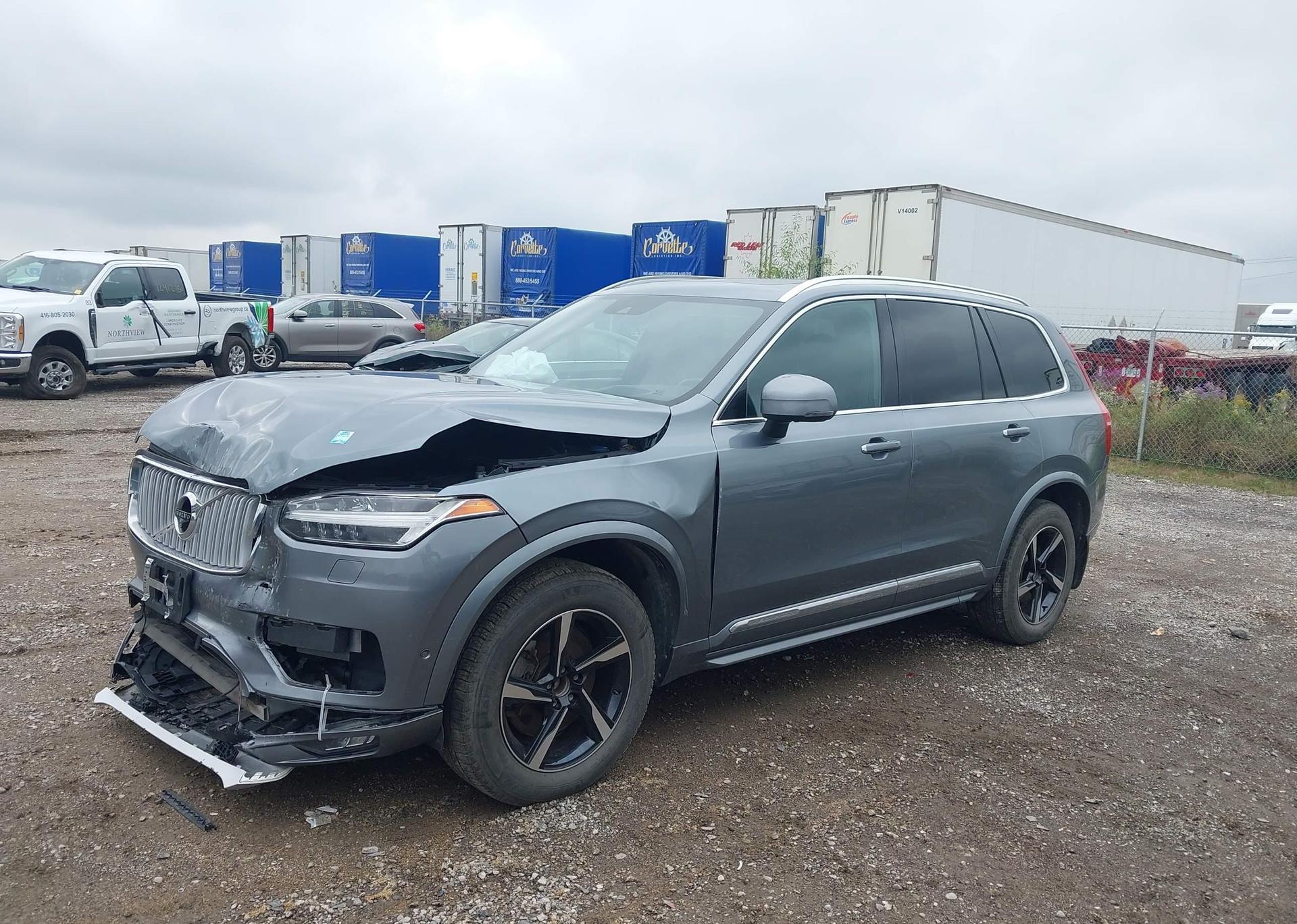 2017 VOLVO XC90 T6