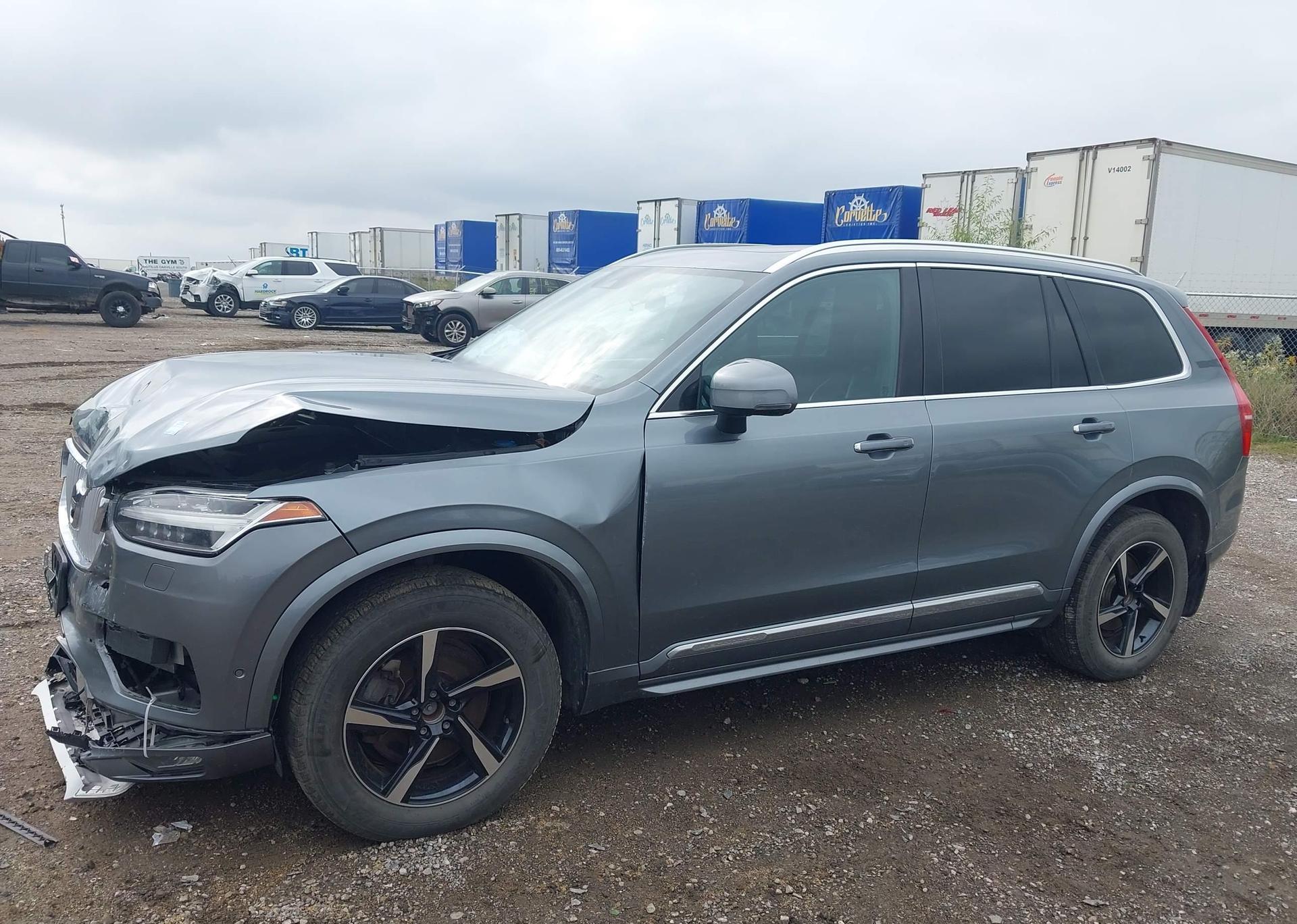 2017 VOLVO XC90 T6