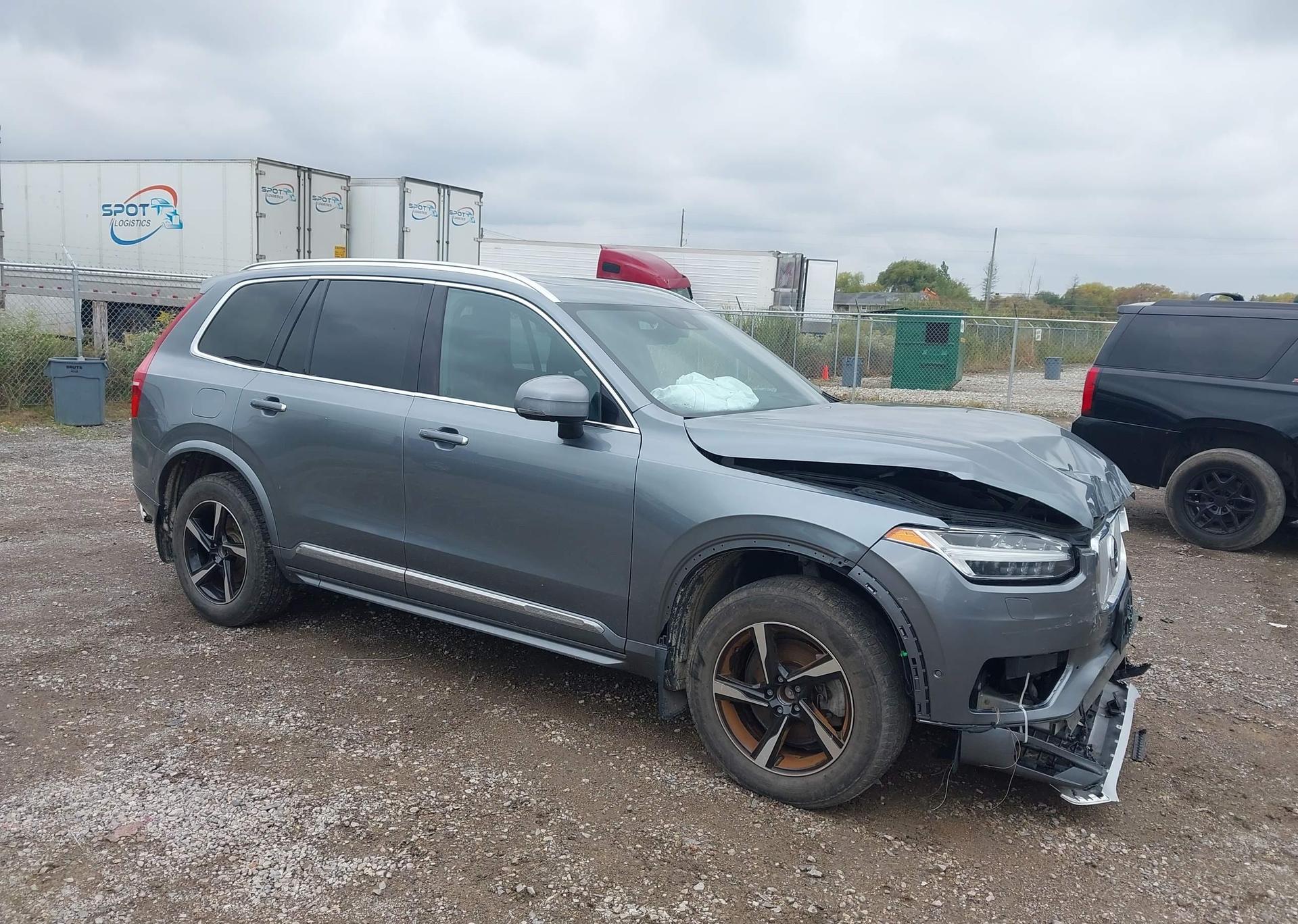 2017 VOLVO XC90 T6