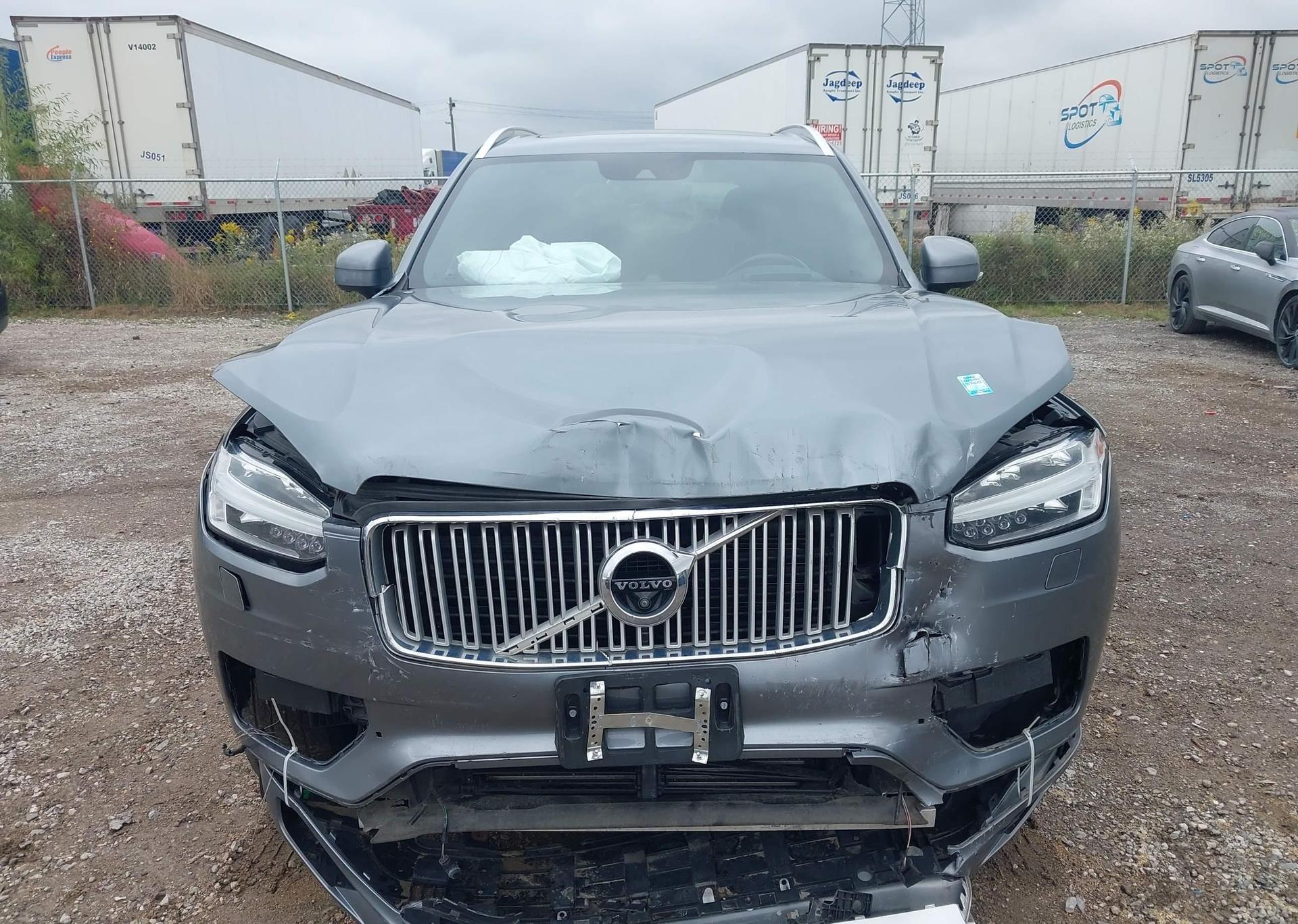 2017 VOLVO XC90 T6