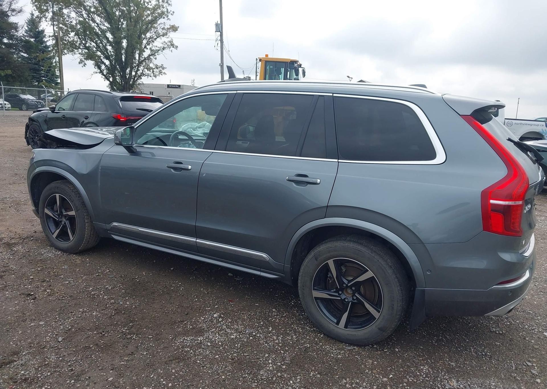 2017 VOLVO XC90 T6
