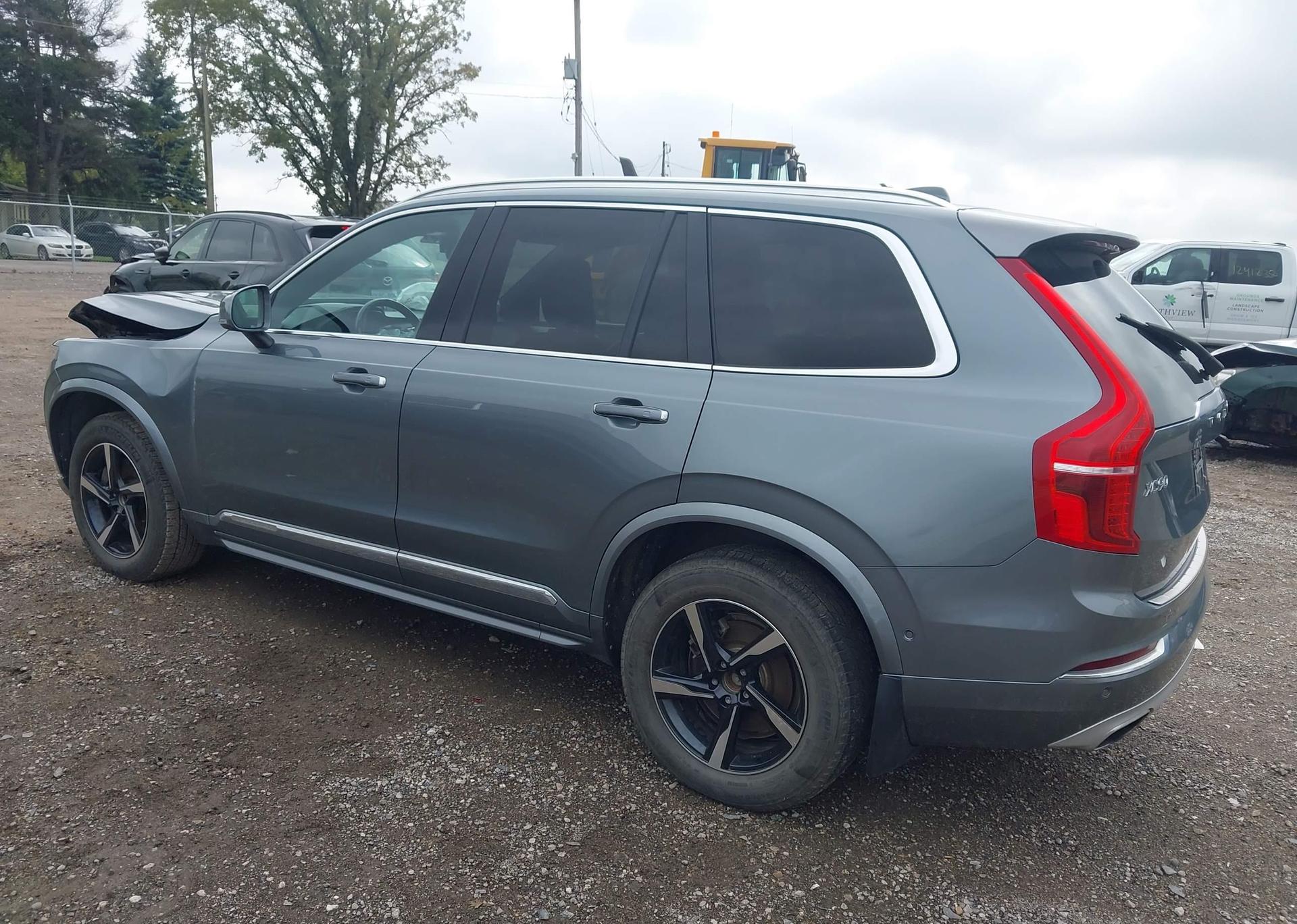 2017 VOLVO XC90 T6