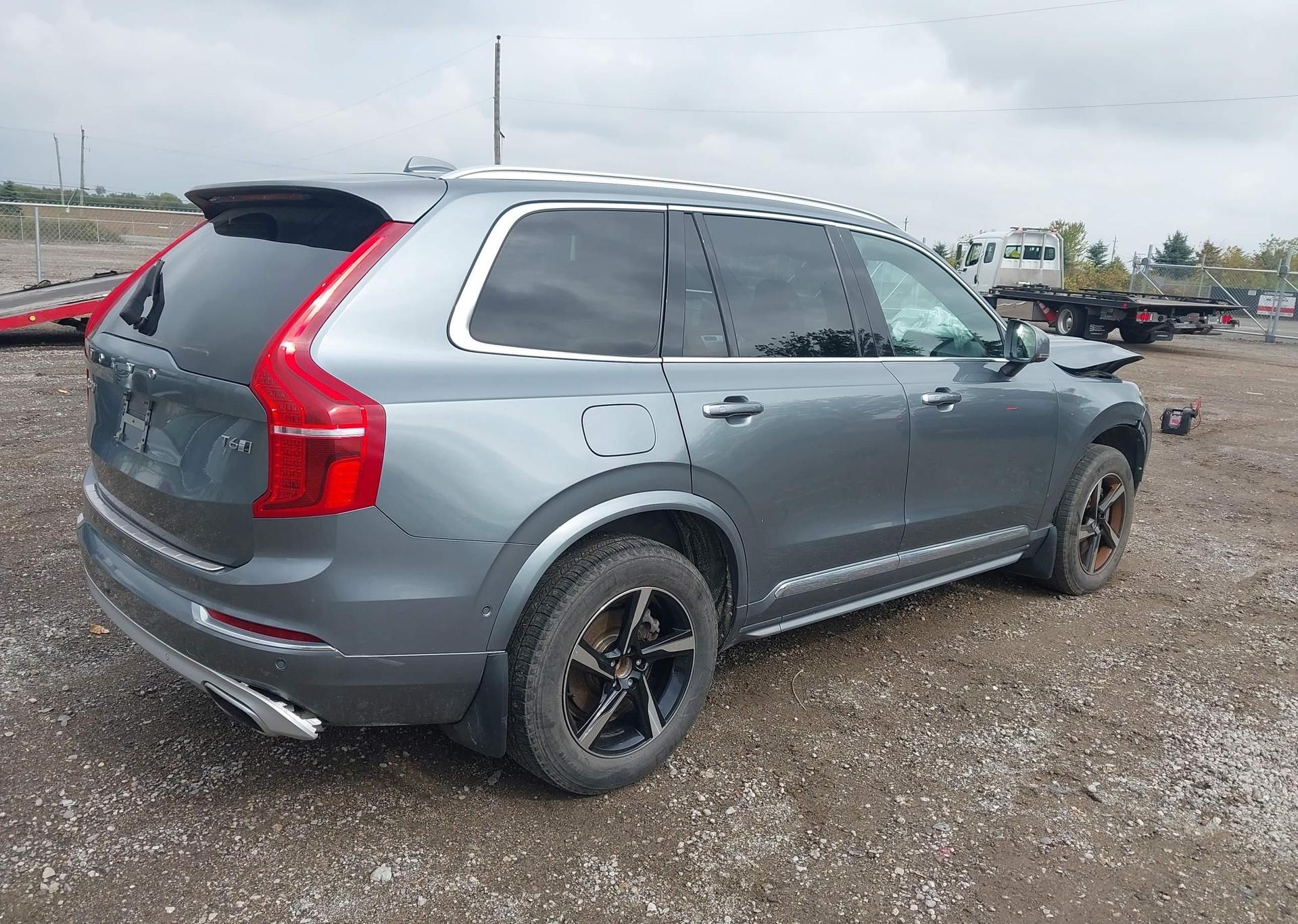 2017 VOLVO XC90 T6