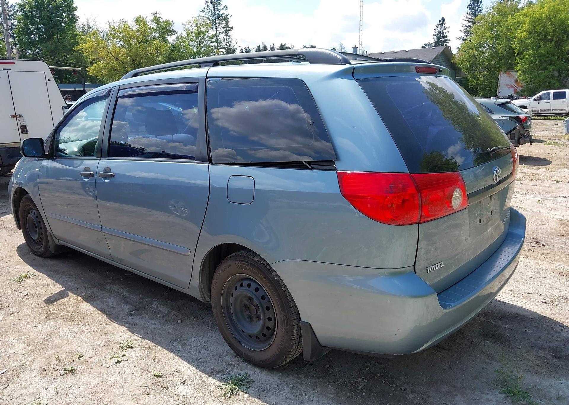 2007 TOYOTA SIENNA CE