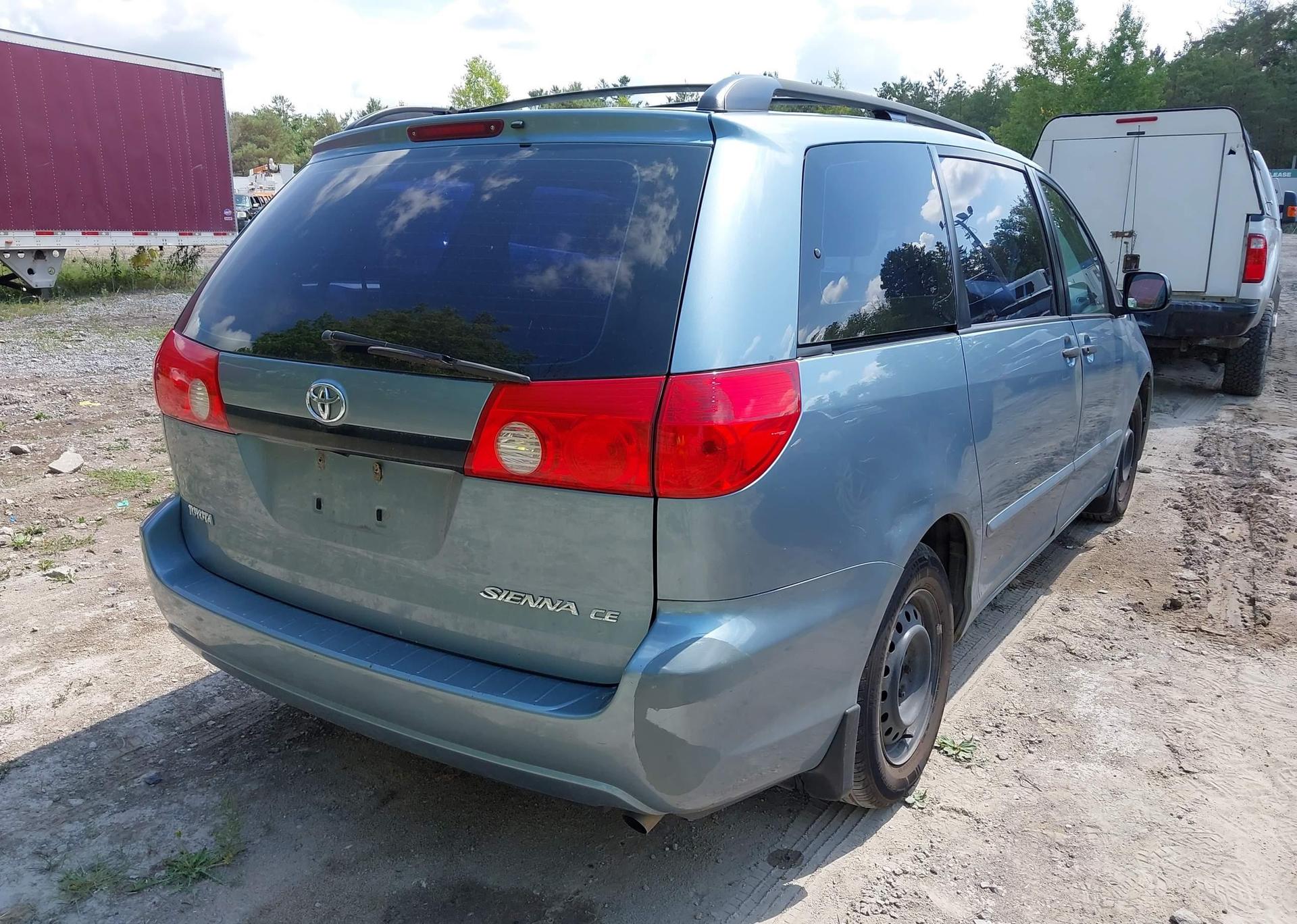 2007 TOYOTA SIENNA CE