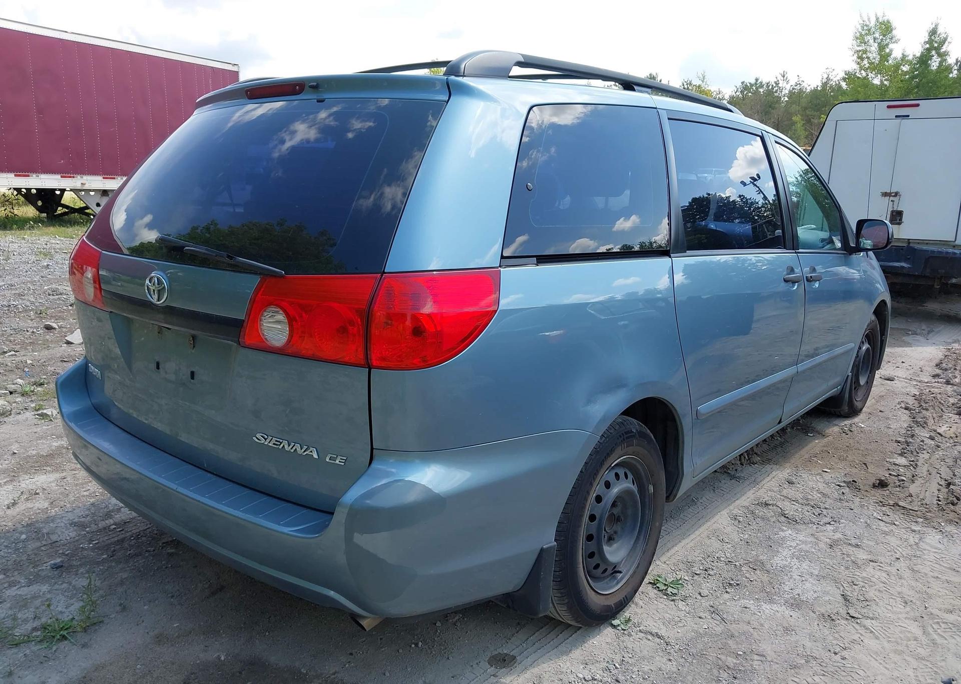 2007 TOYOTA SIENNA CE