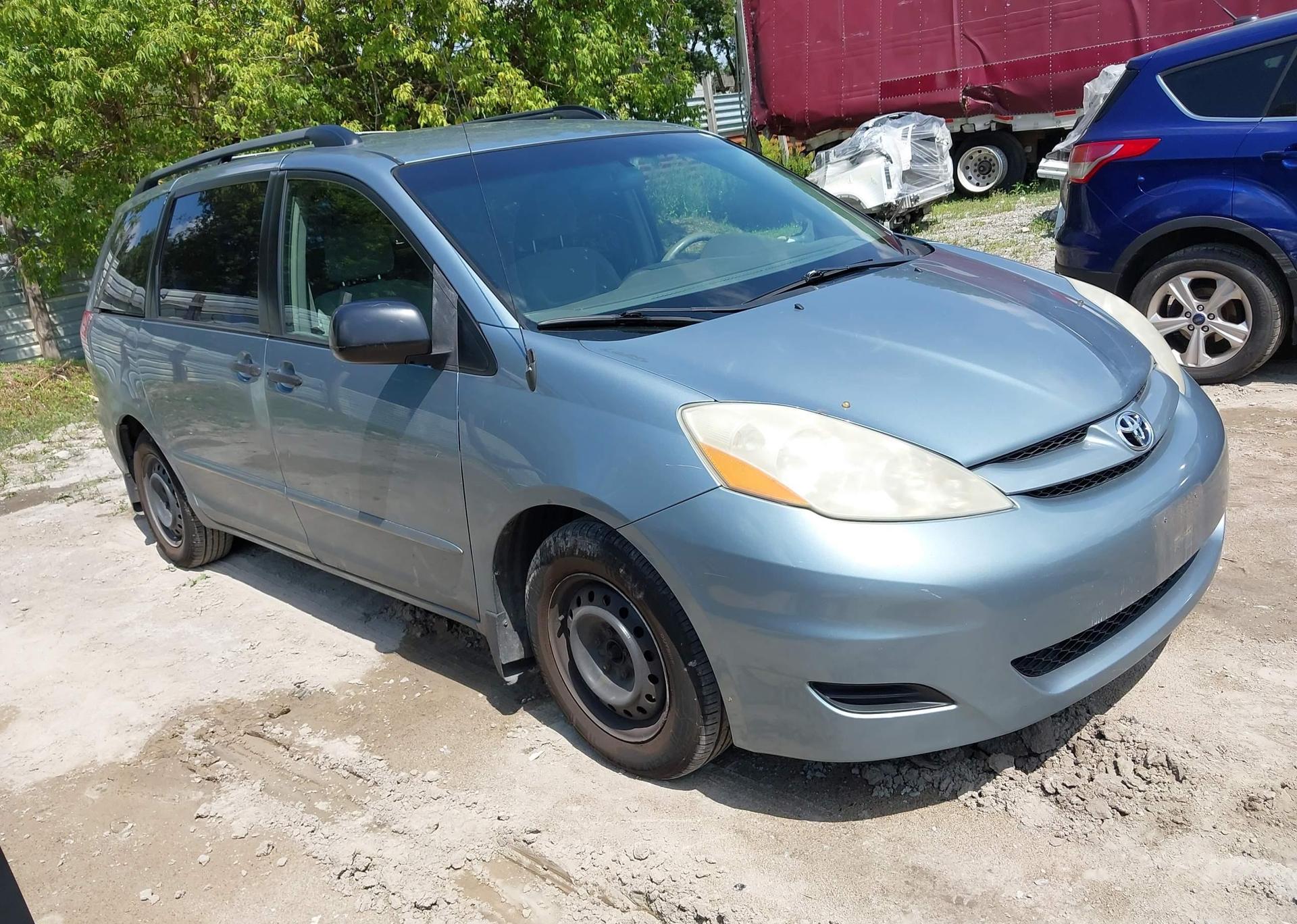 2007 TOYOTA SIENNA CE