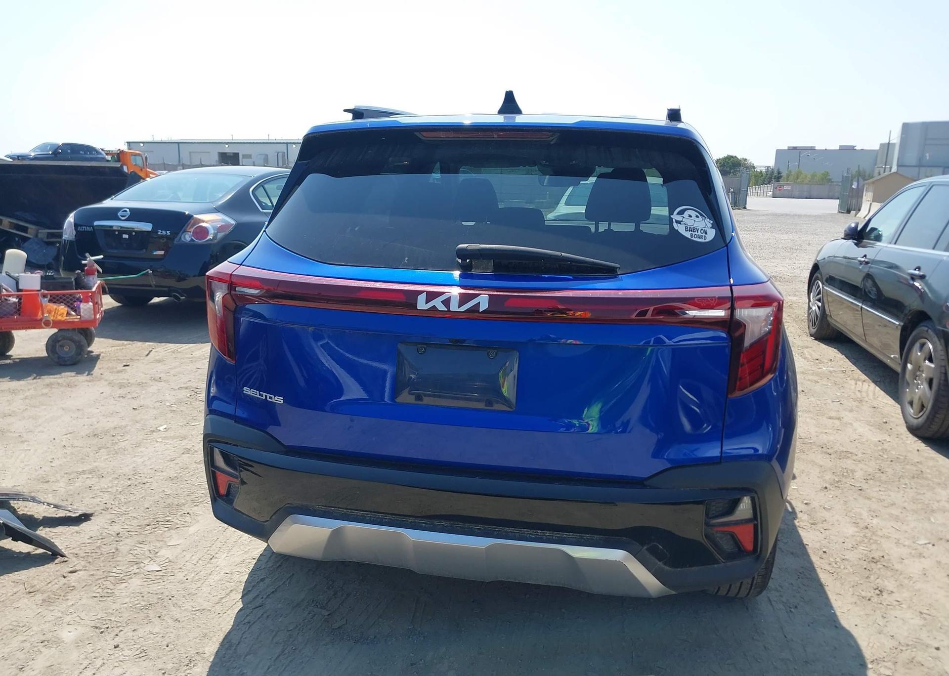2024 KIA SELTOS EX