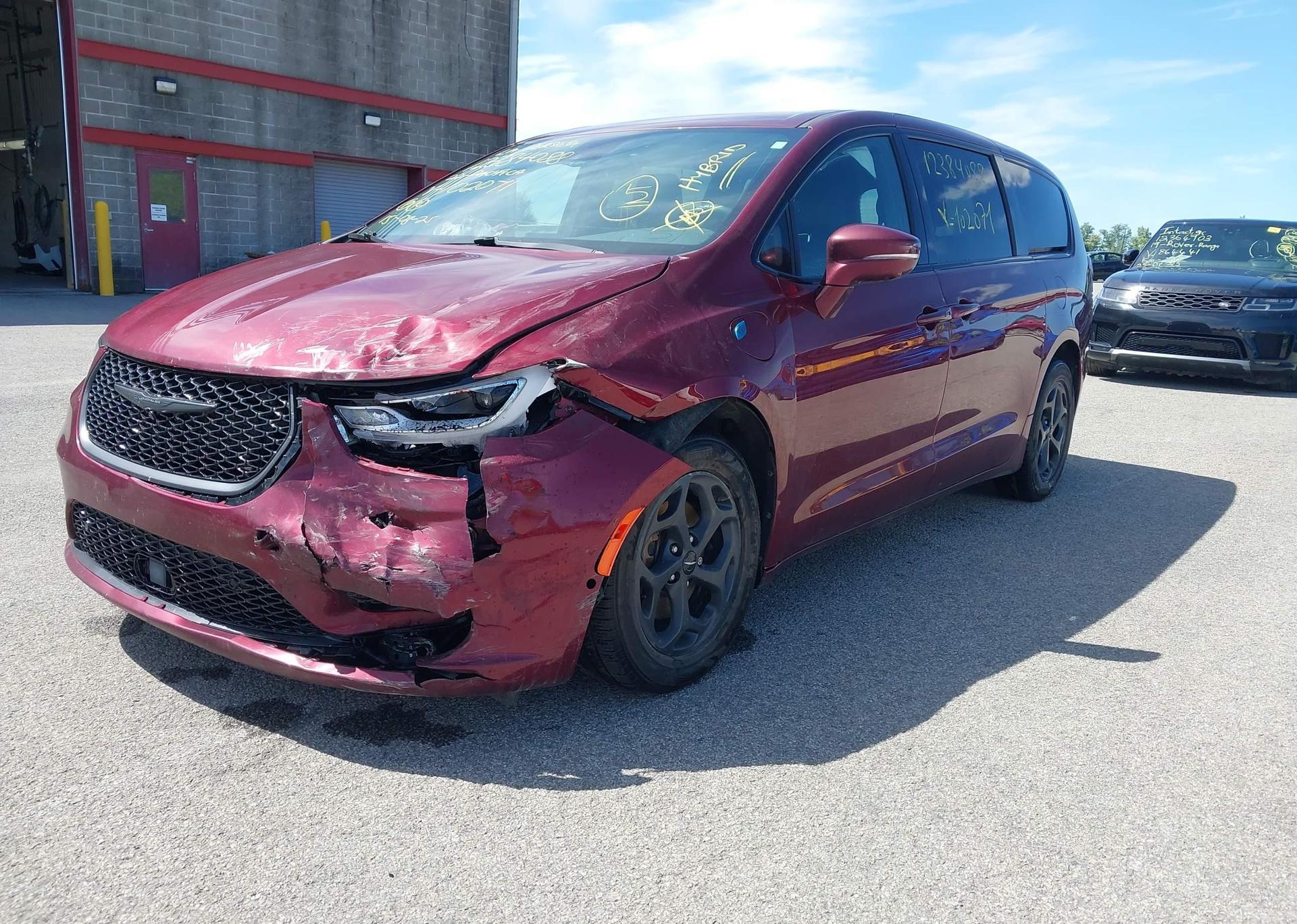 2022 CHRYSLER PACIFICA HYBRID TOURING L