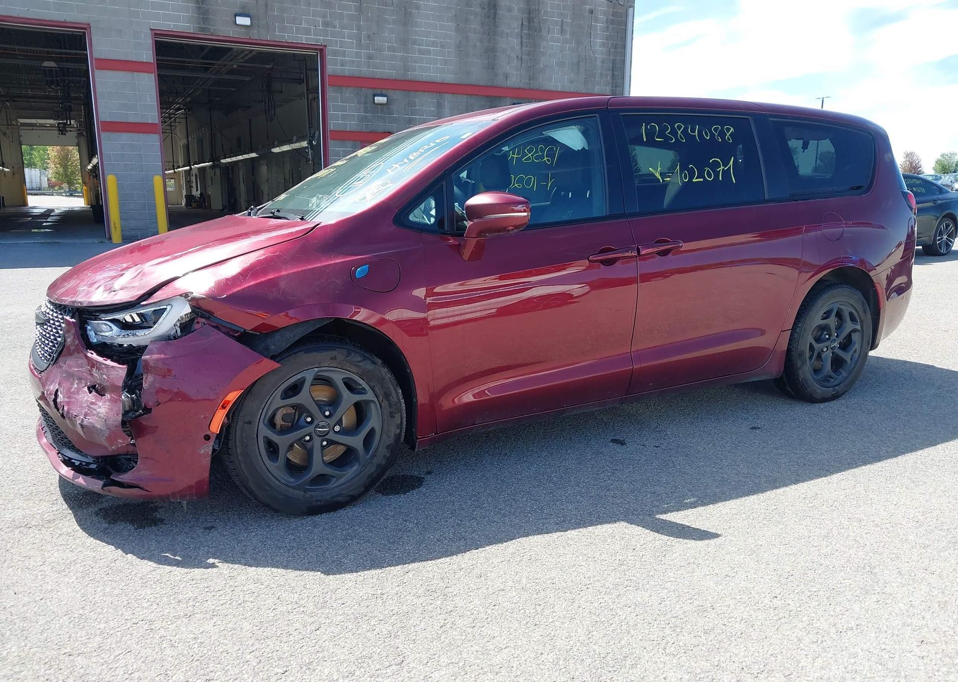 2022 CHRYSLER PACIFICA HYBRID TOURING L