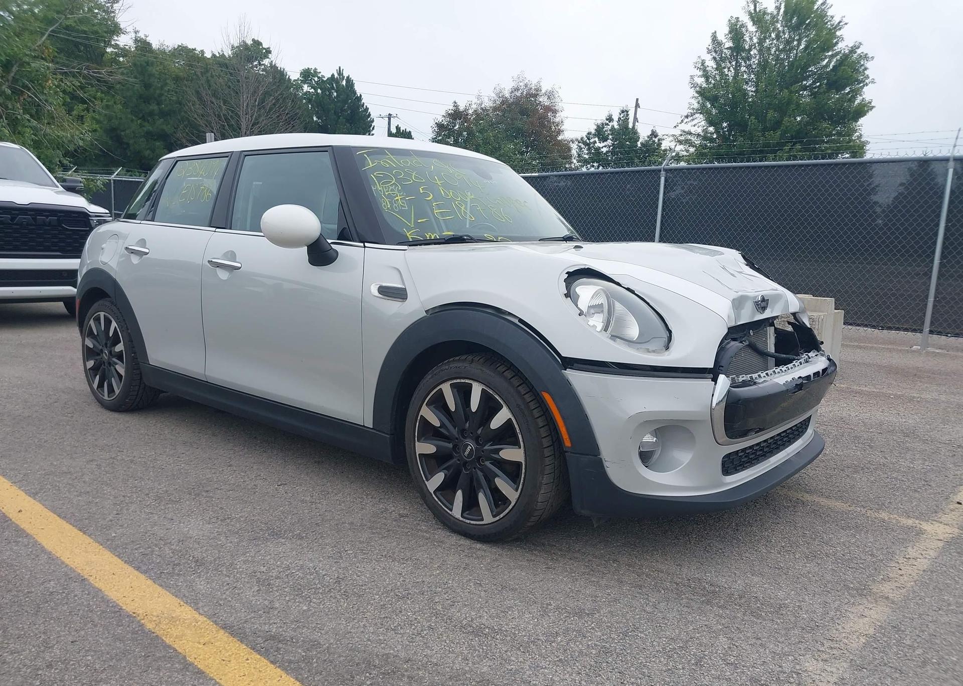2017 MINI 5 DOOR COOPER