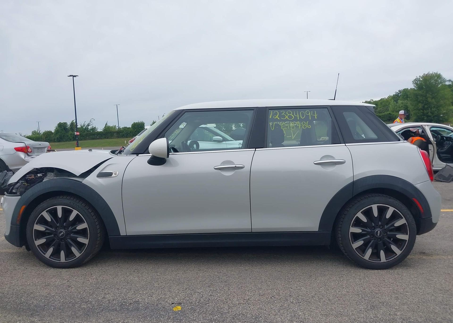 2017 MINI 5 DOOR COOPER