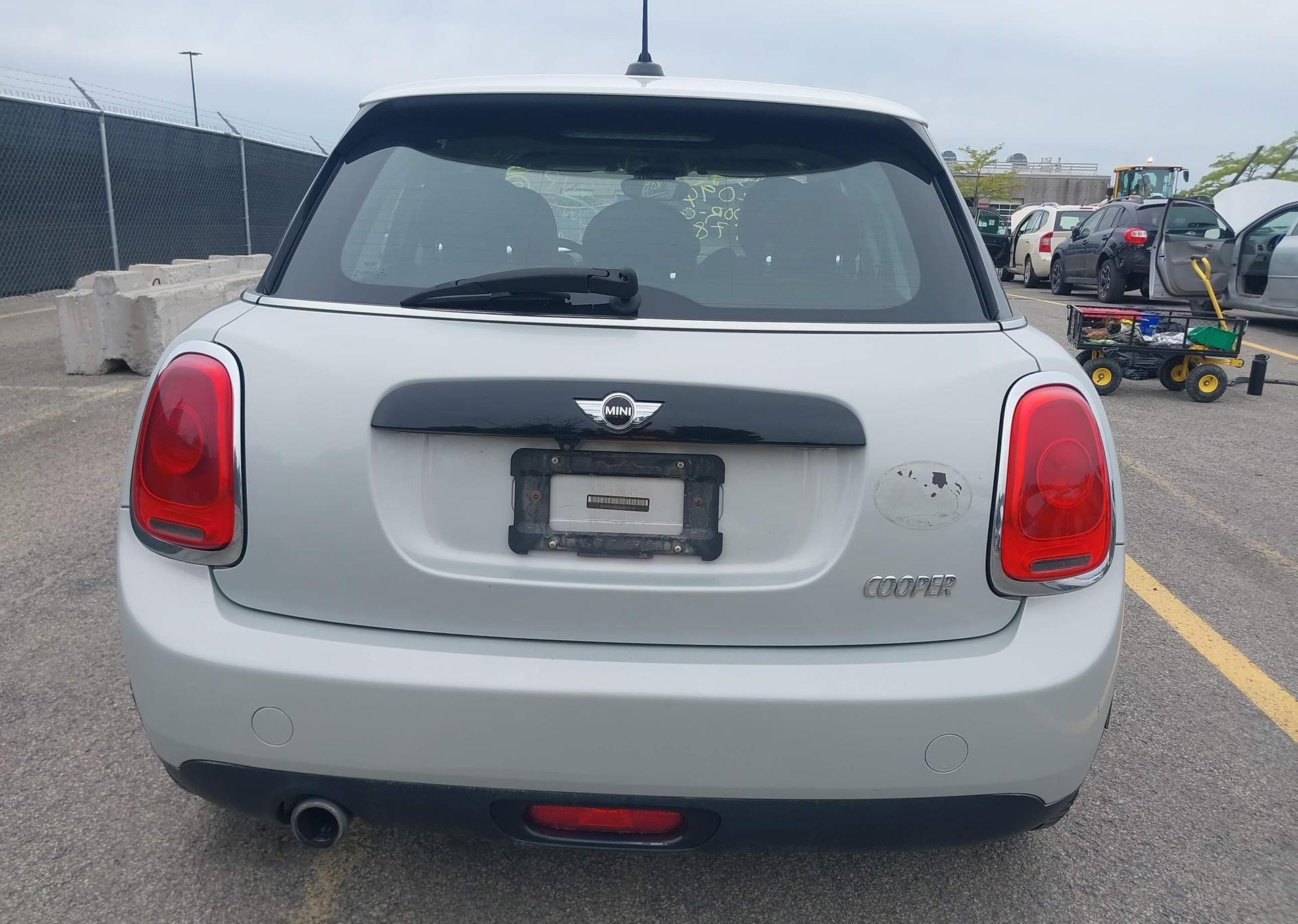 2017 MINI 5 DOOR COOPER