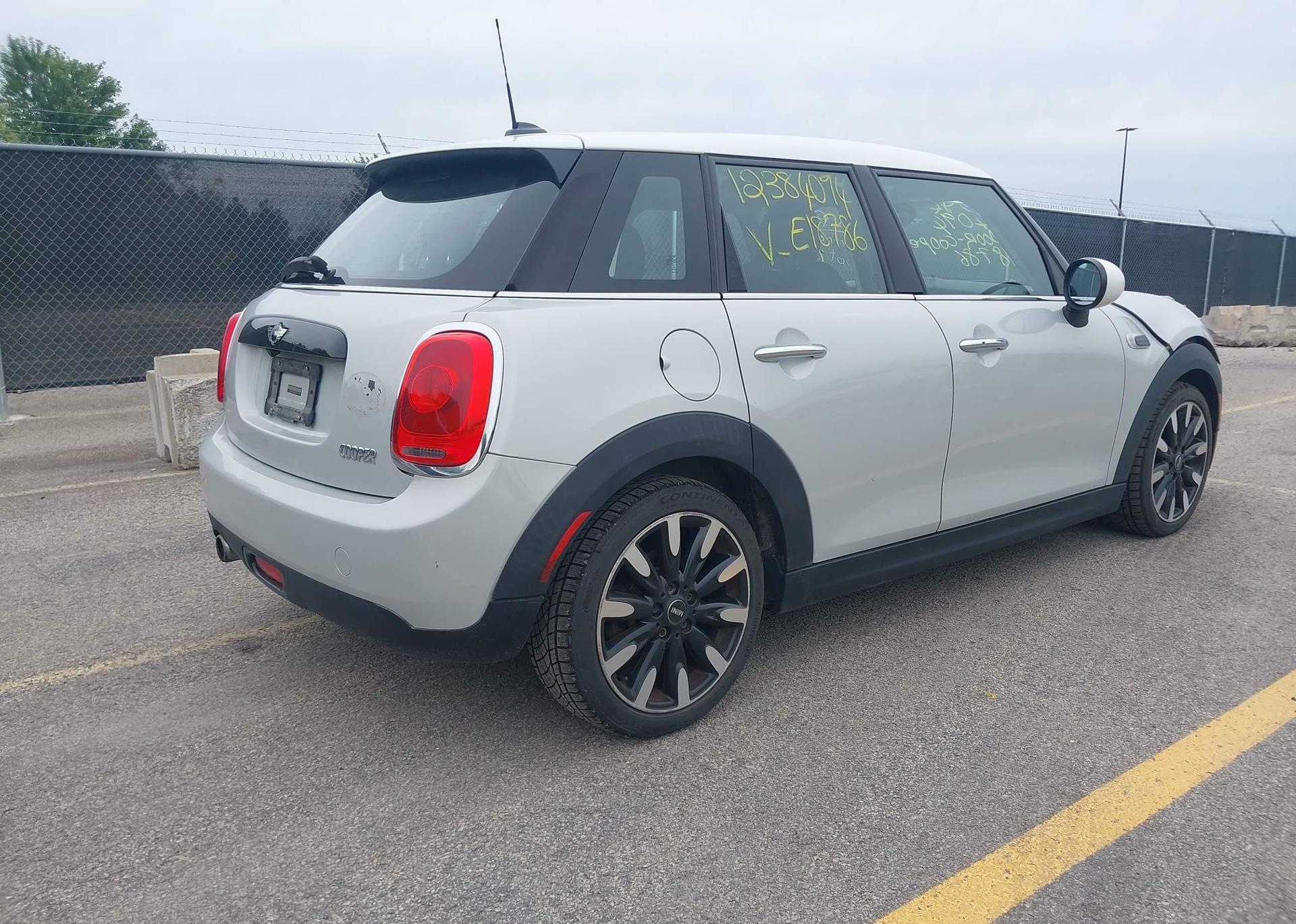 2017 MINI 5 DOOR COOPER