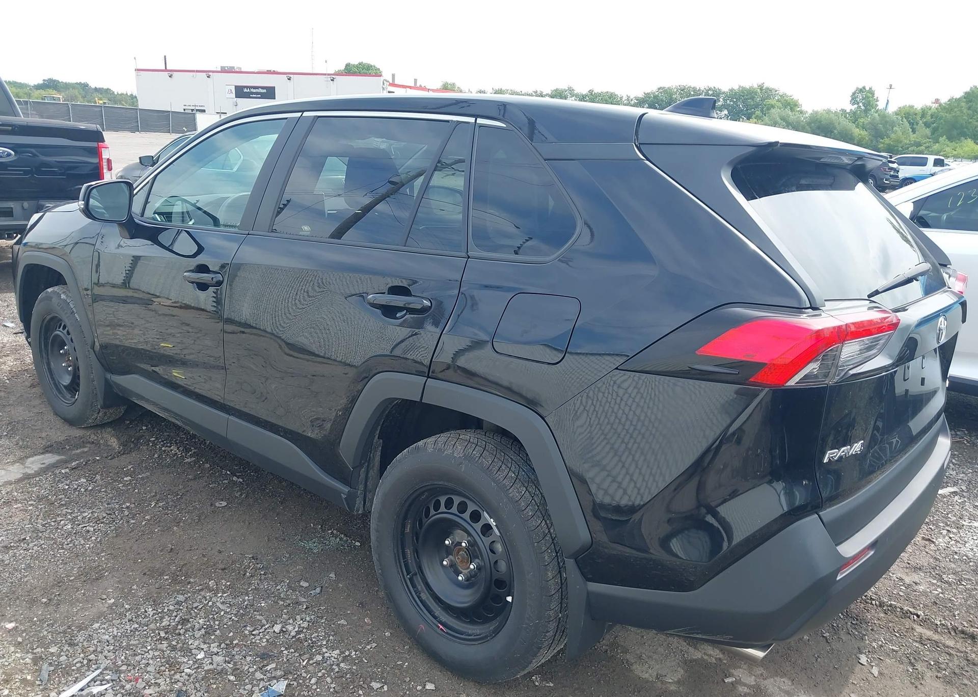 2023 TOYOTA RAV4 LE