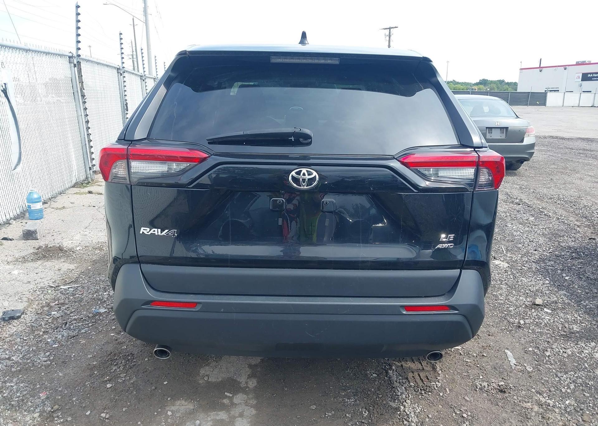 2023 TOYOTA RAV4 LE