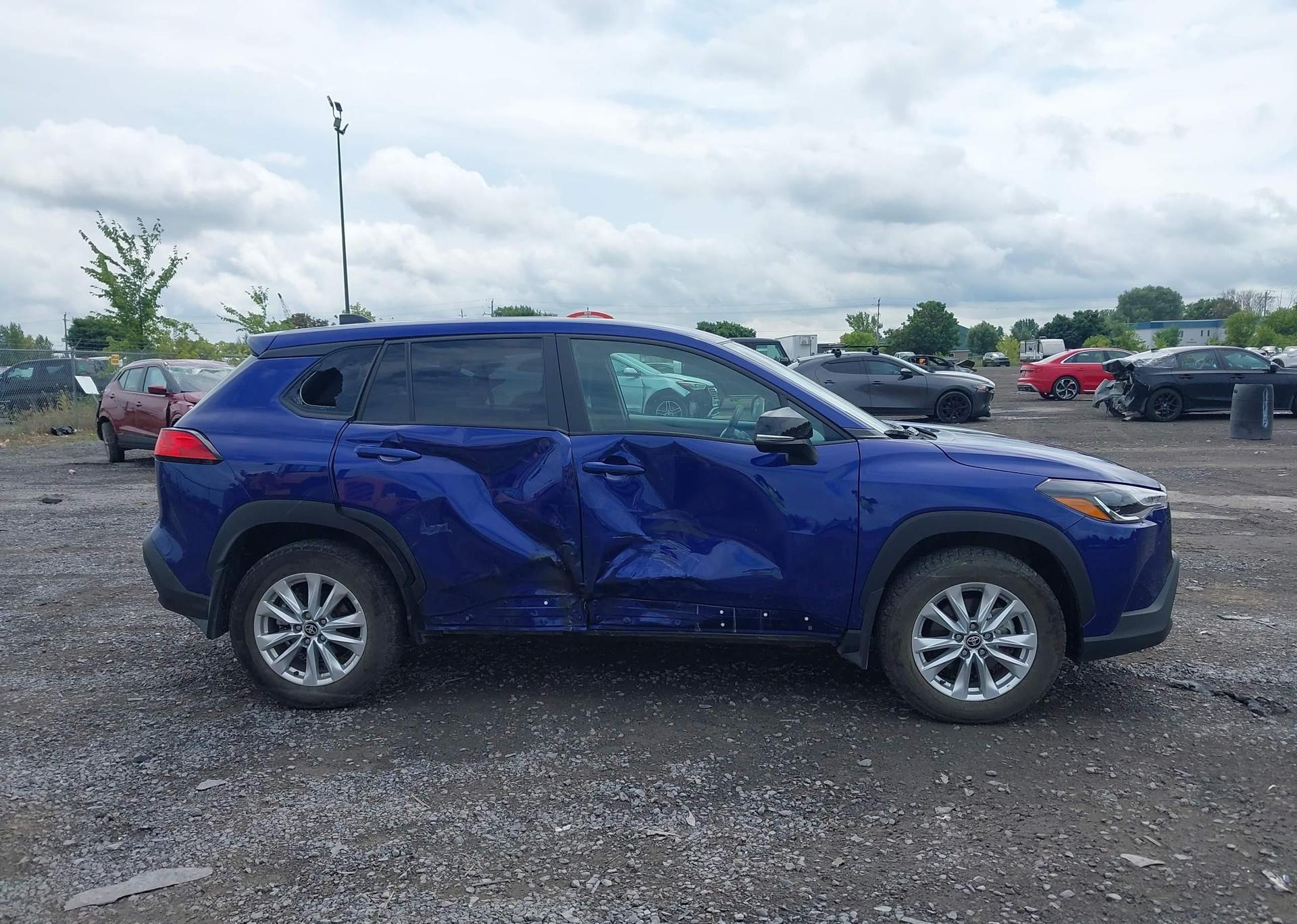 2025 TOYOTA COROLLA CROSS LE