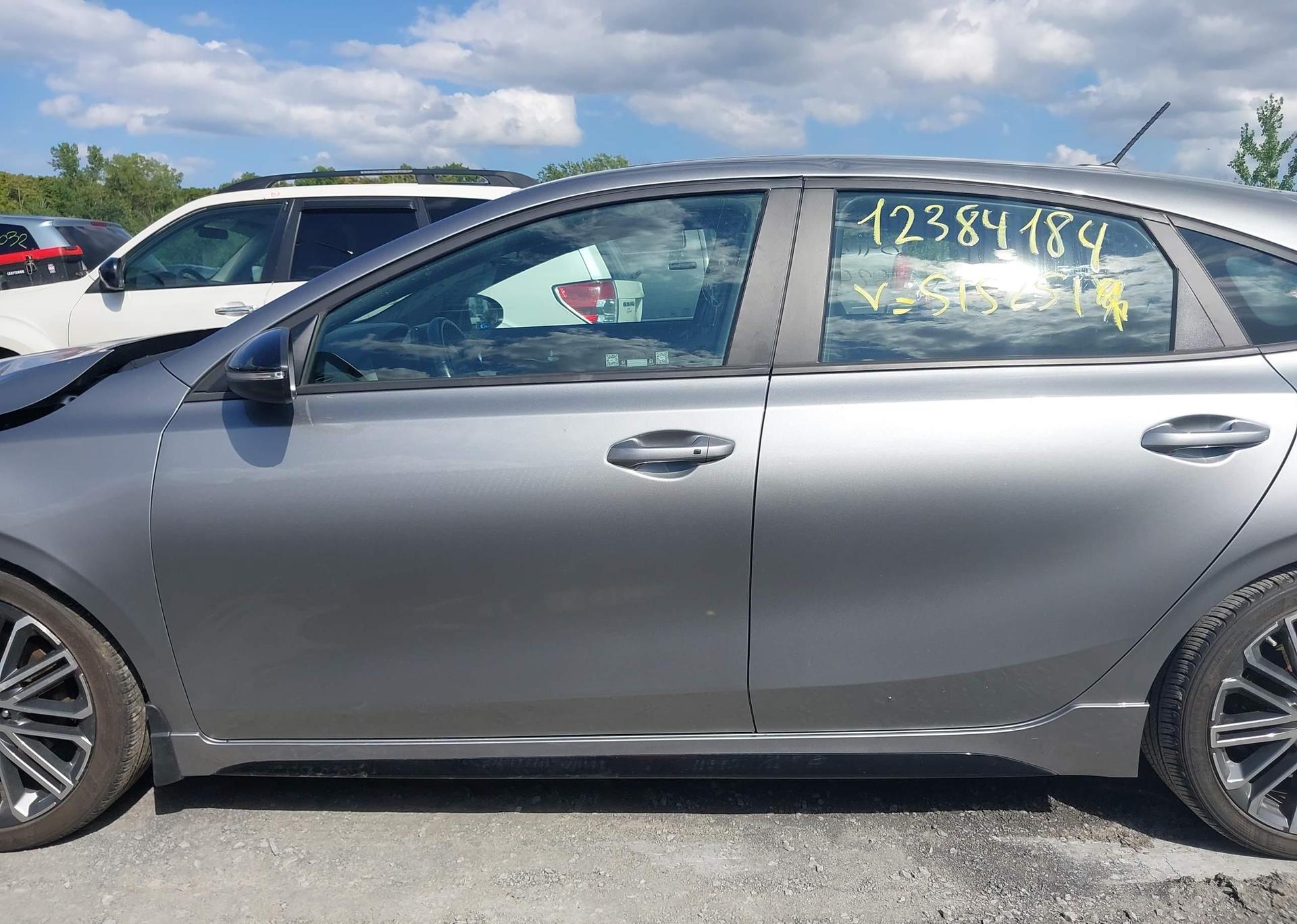 2023 KIA FORTE5 GT