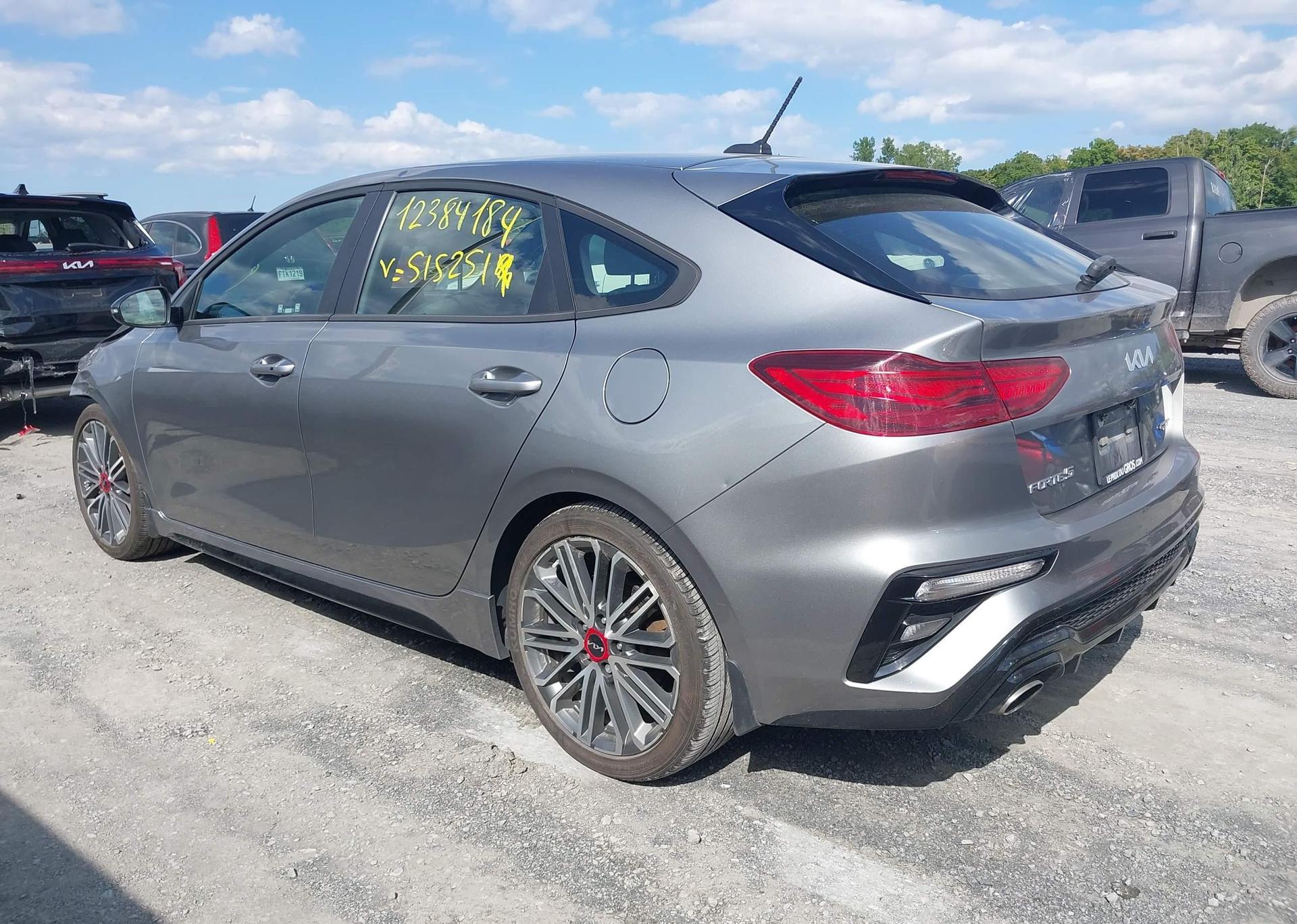 2023 KIA FORTE5 GT