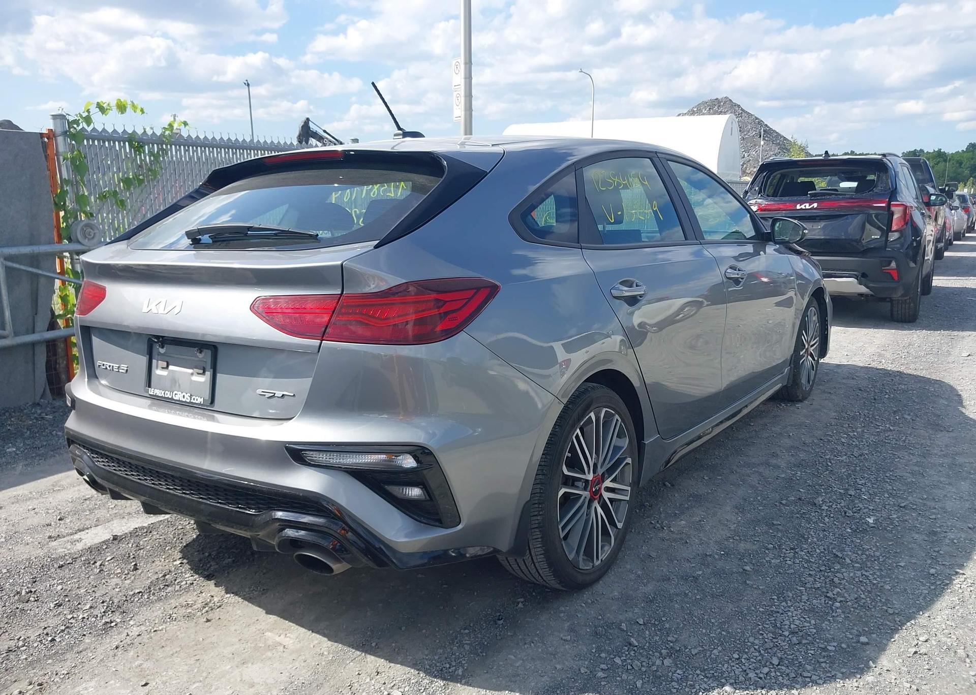 2023 KIA FORTE5 GT