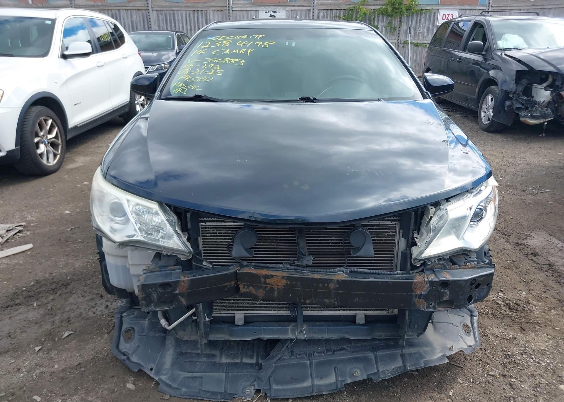 2014 TOYOTA CAMRY LE