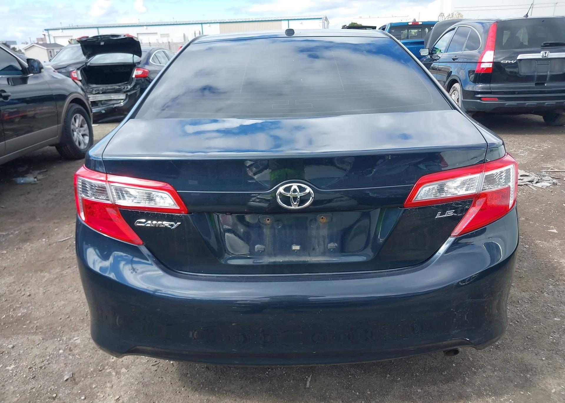 2014 TOYOTA CAMRY LE