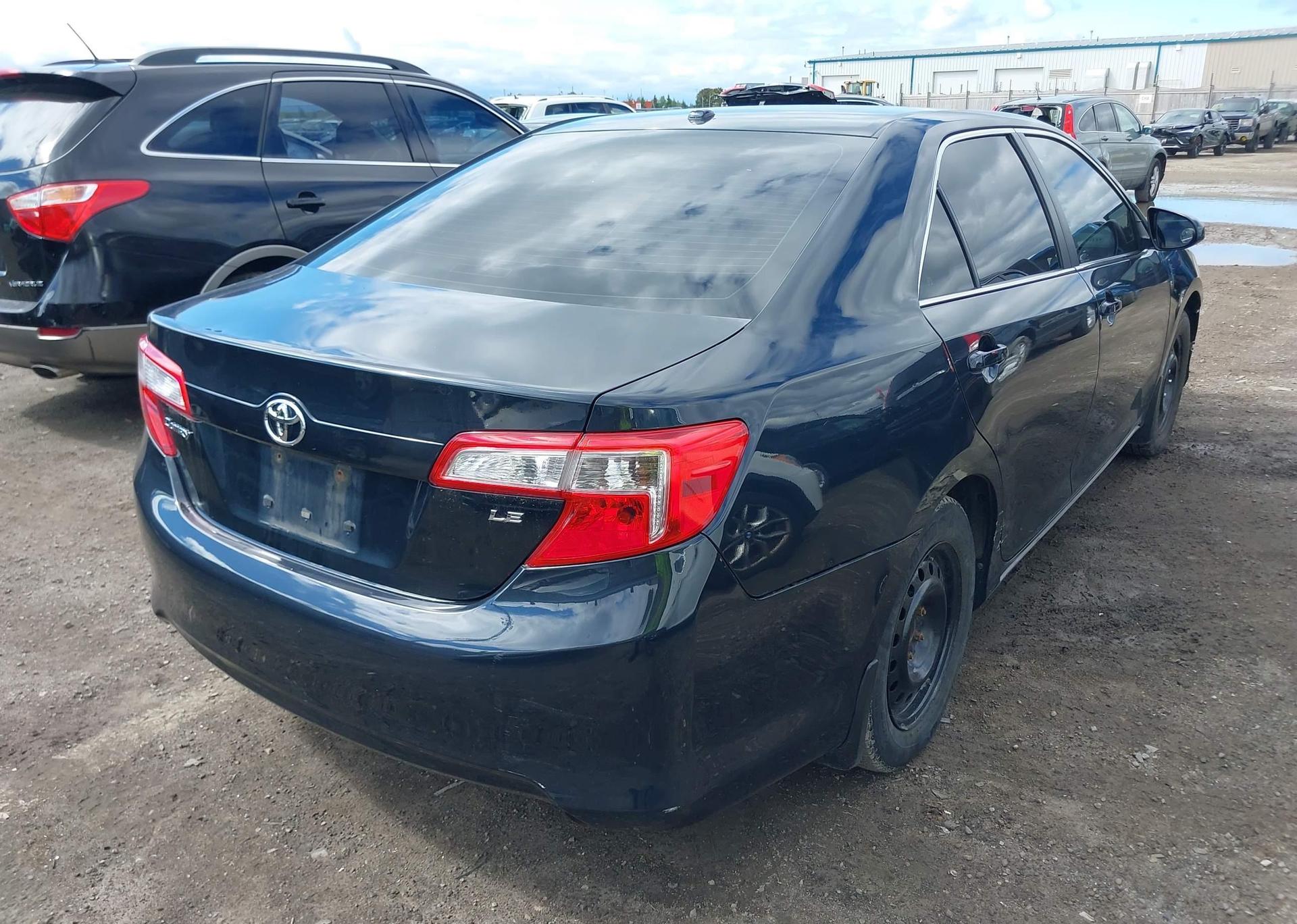 2014 TOYOTA CAMRY LE