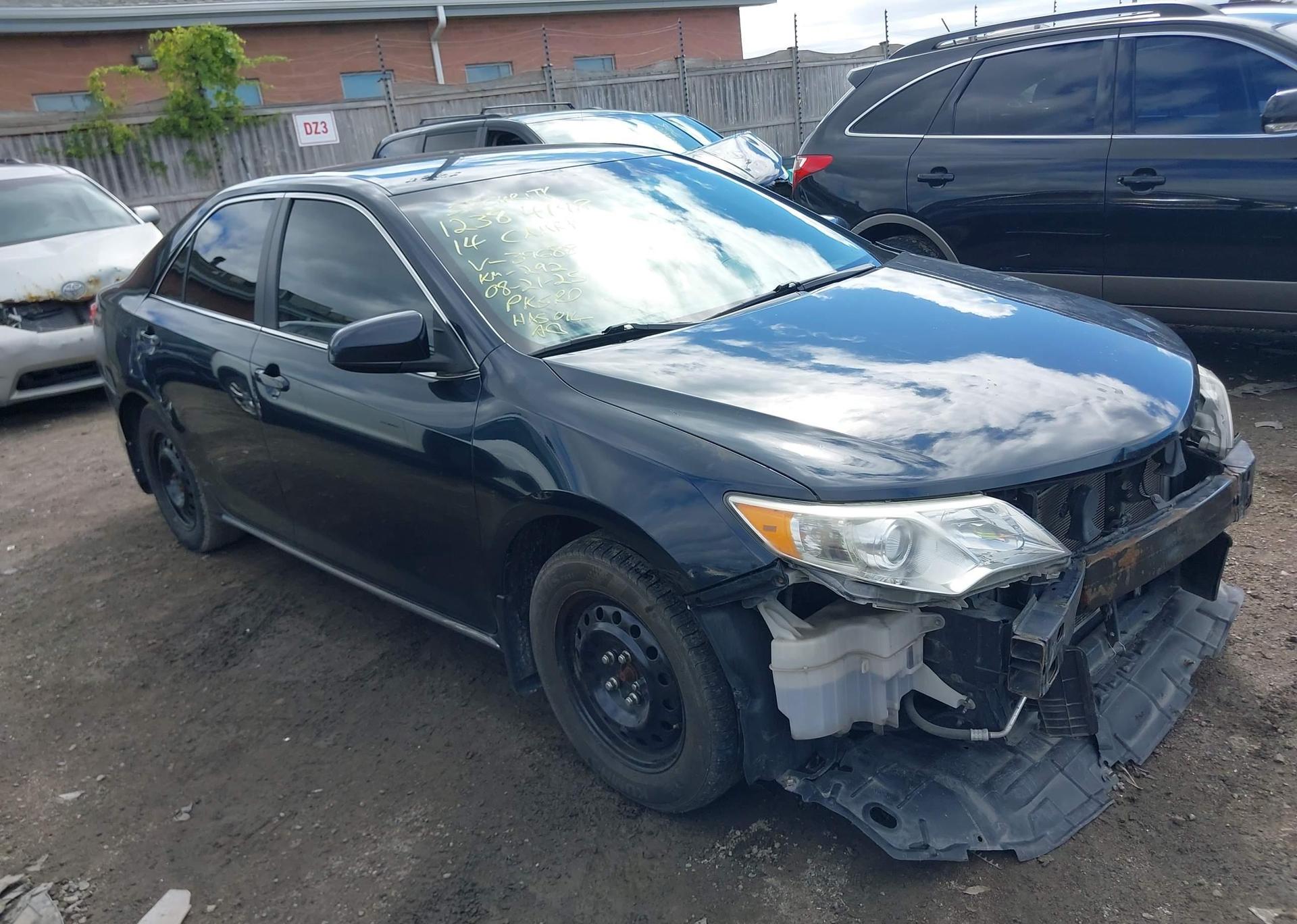 2014 TOYOTA CAMRY LE