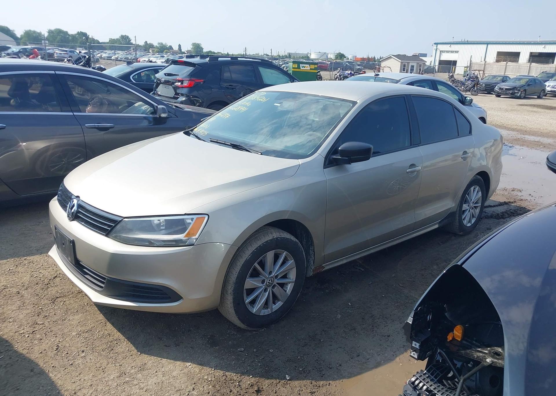 2013 VOLKSWAGEN JETTA 2.0L TRENDLINE