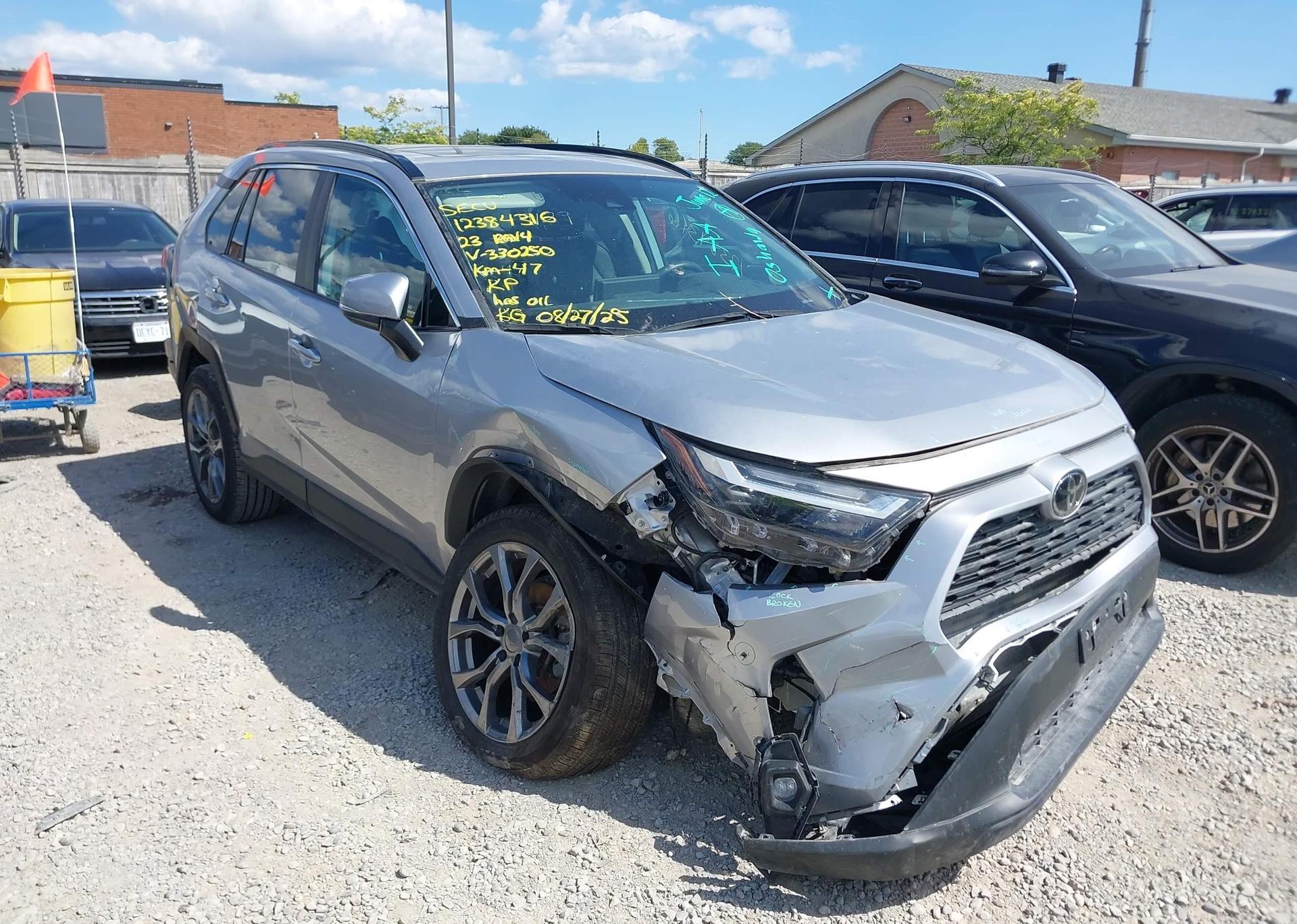 2023 TOYOTA RAV4 XLE