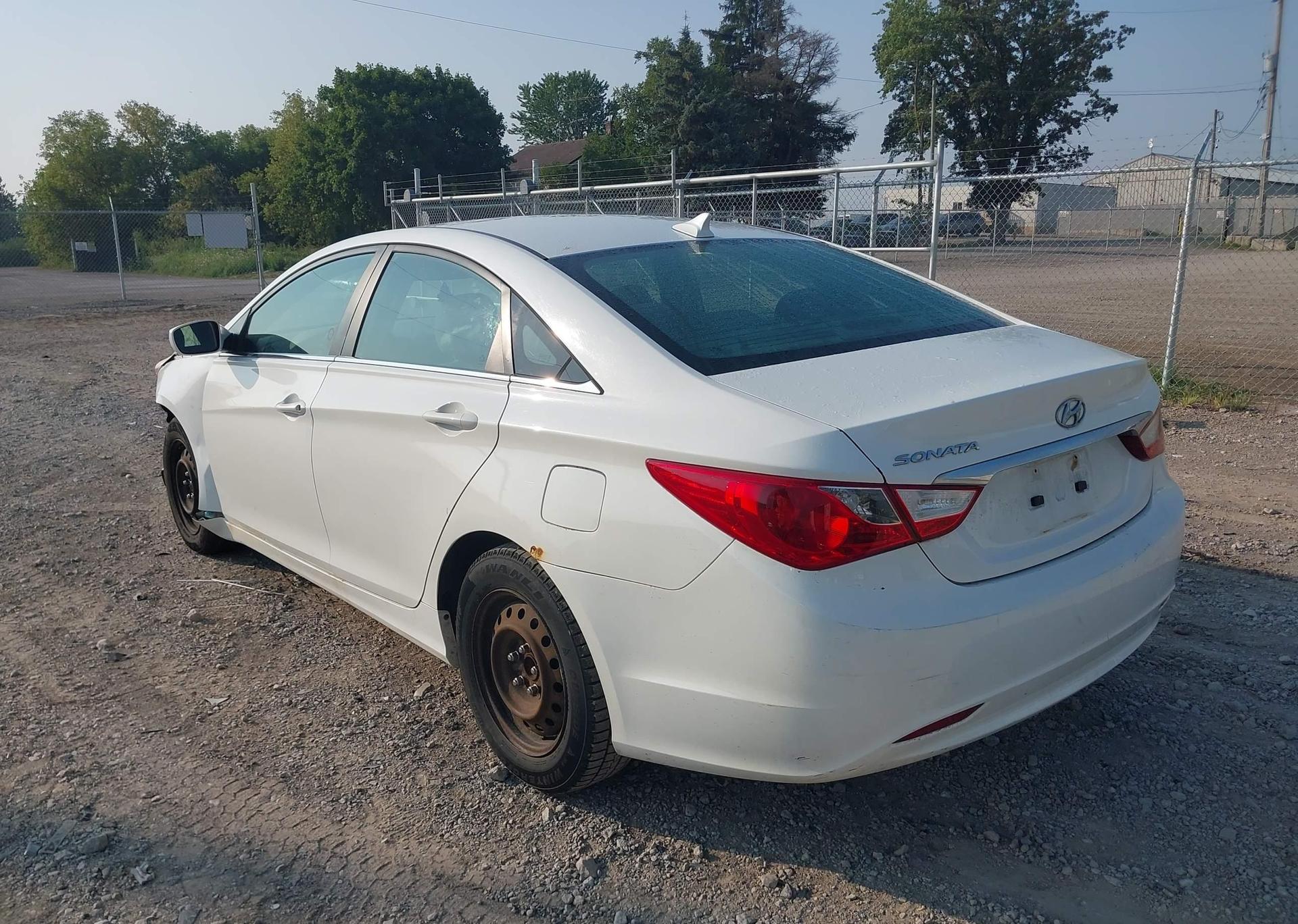 2011 HYUNDAI SONATA GLS
