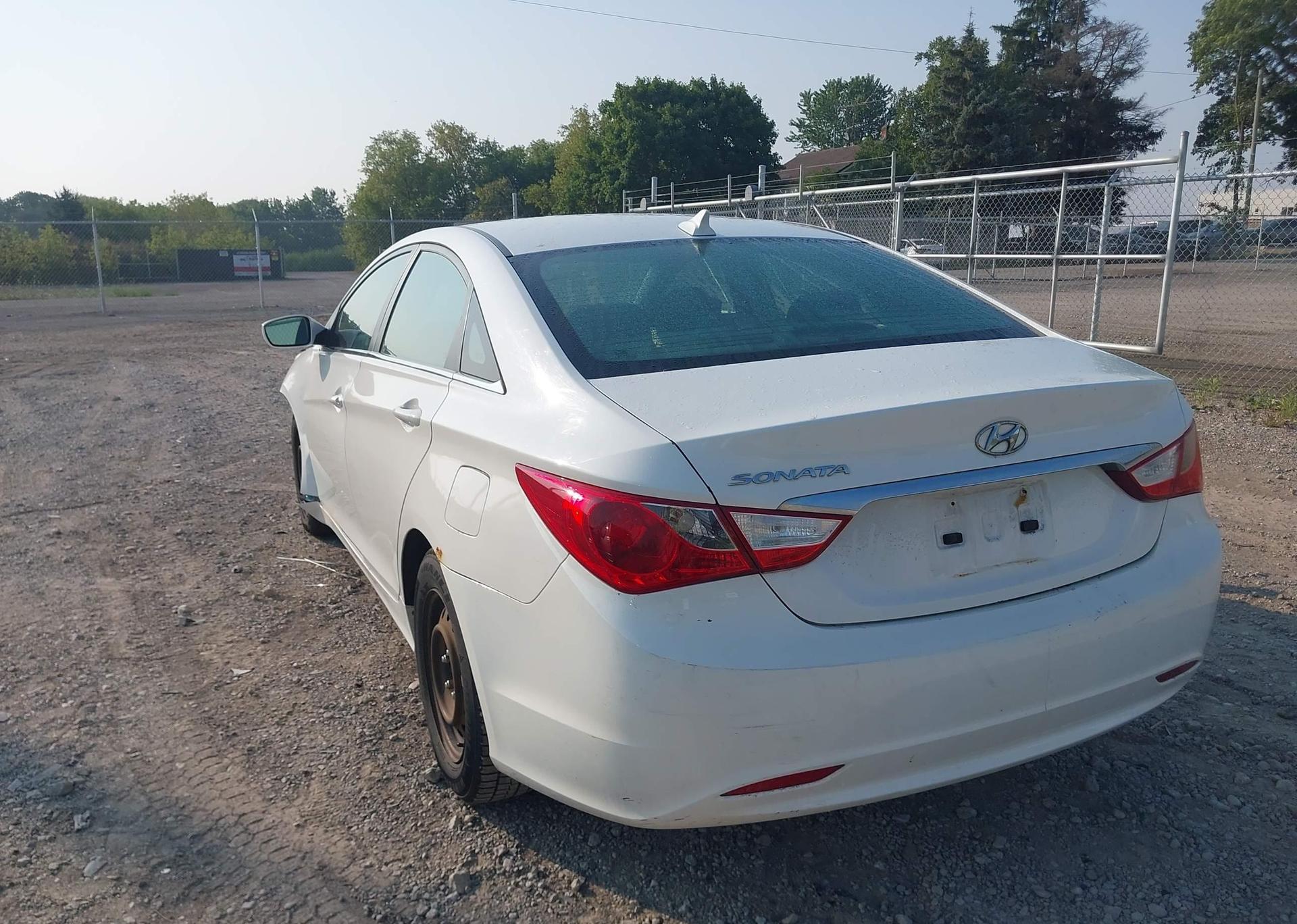 2011 HYUNDAI SONATA GLS